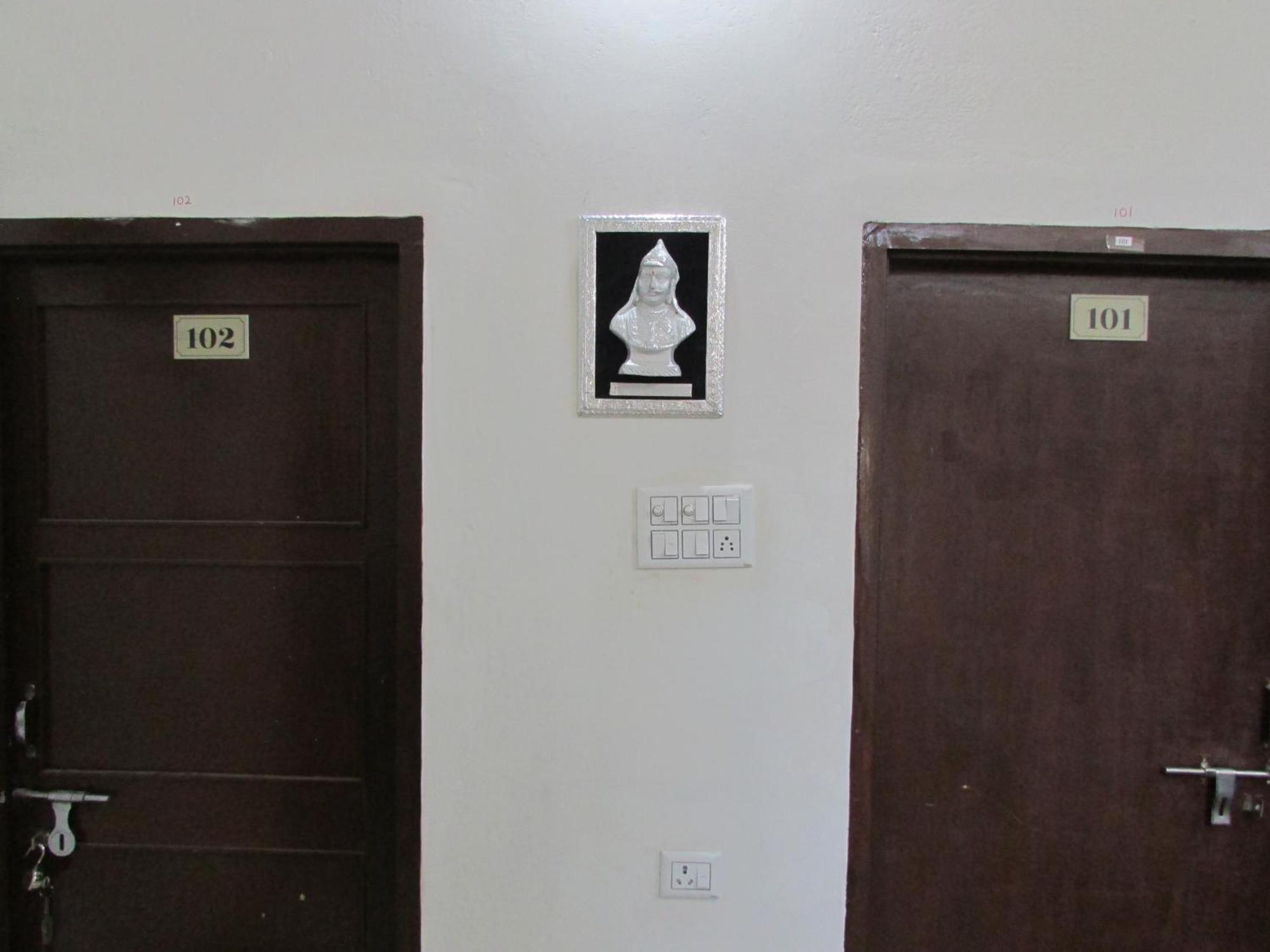 Ashish Guest House, Goverdhan * Udaipur