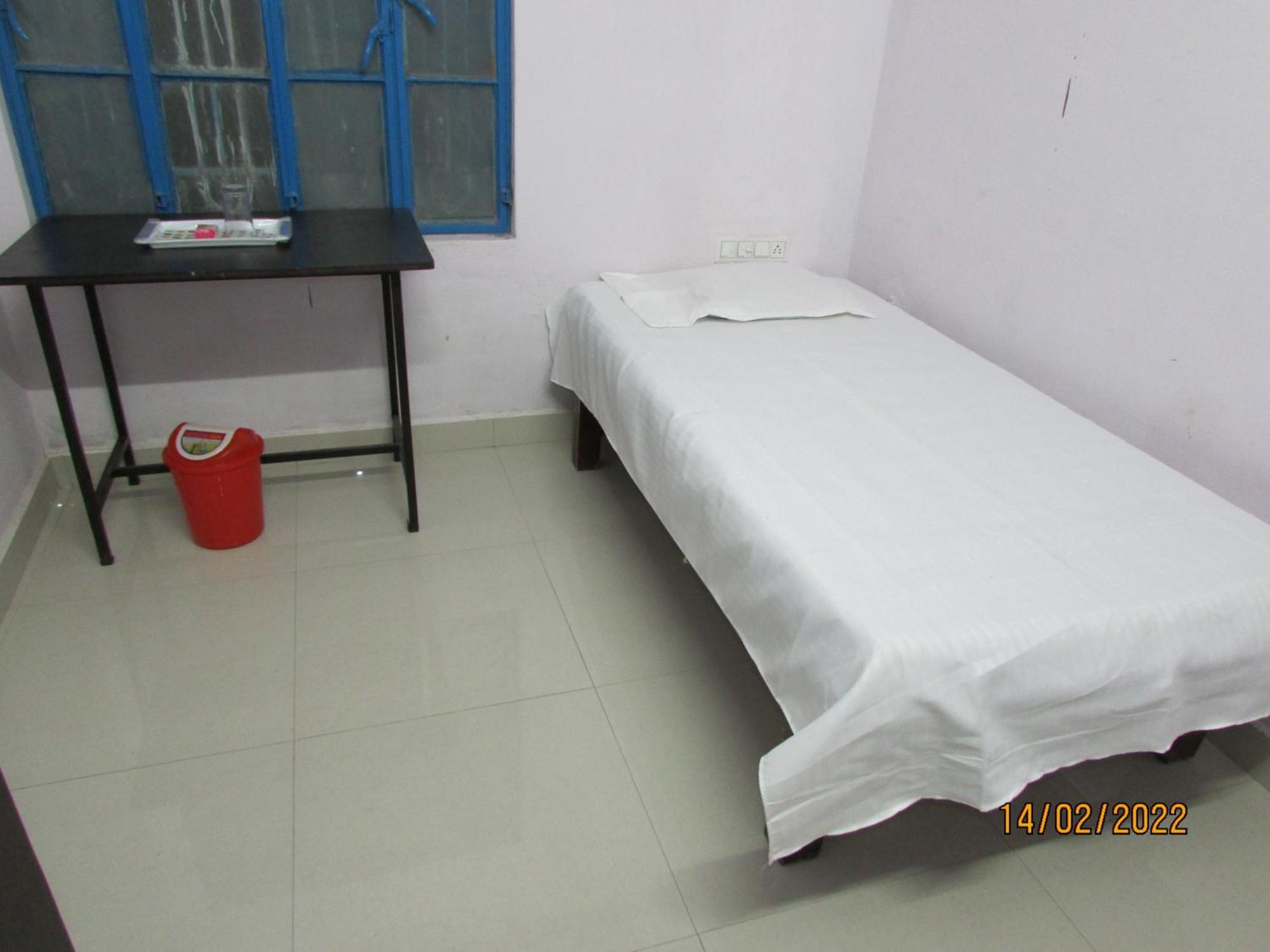 Ashish Guest House, Goverdhan