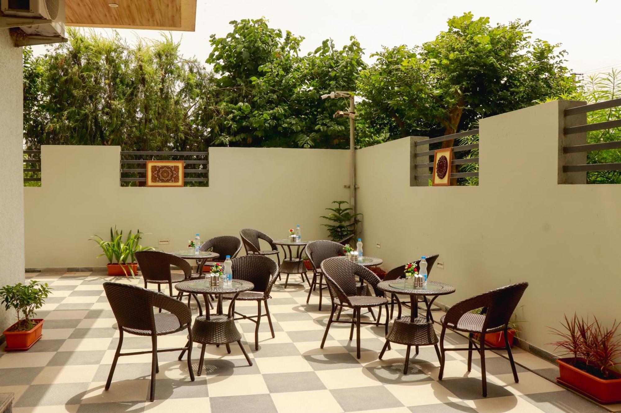 Hillcrest Palace Hotel Udaipur
