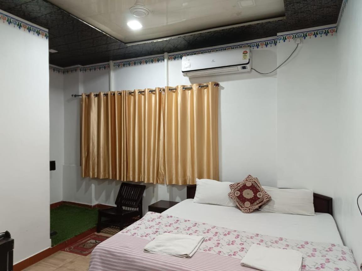 The Royal View Guest house Udaipur