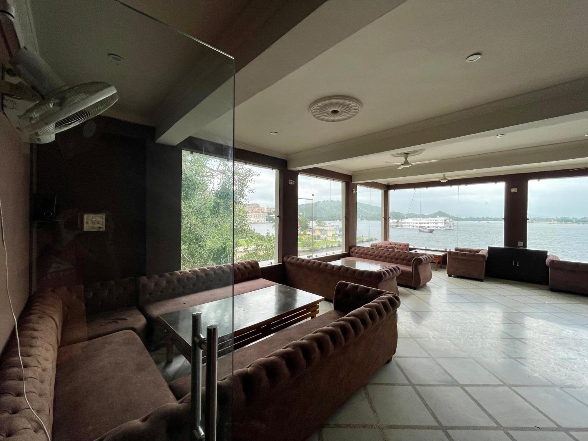 Hotel Lakeside