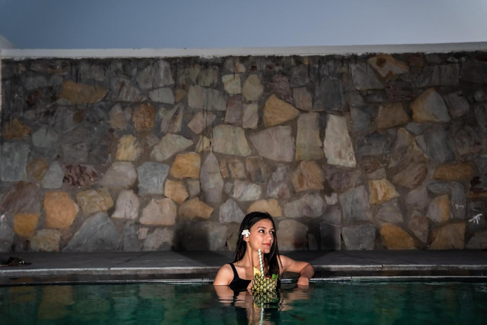 Villa Parijat Private Pool 1, 2 And 3 Bhk *