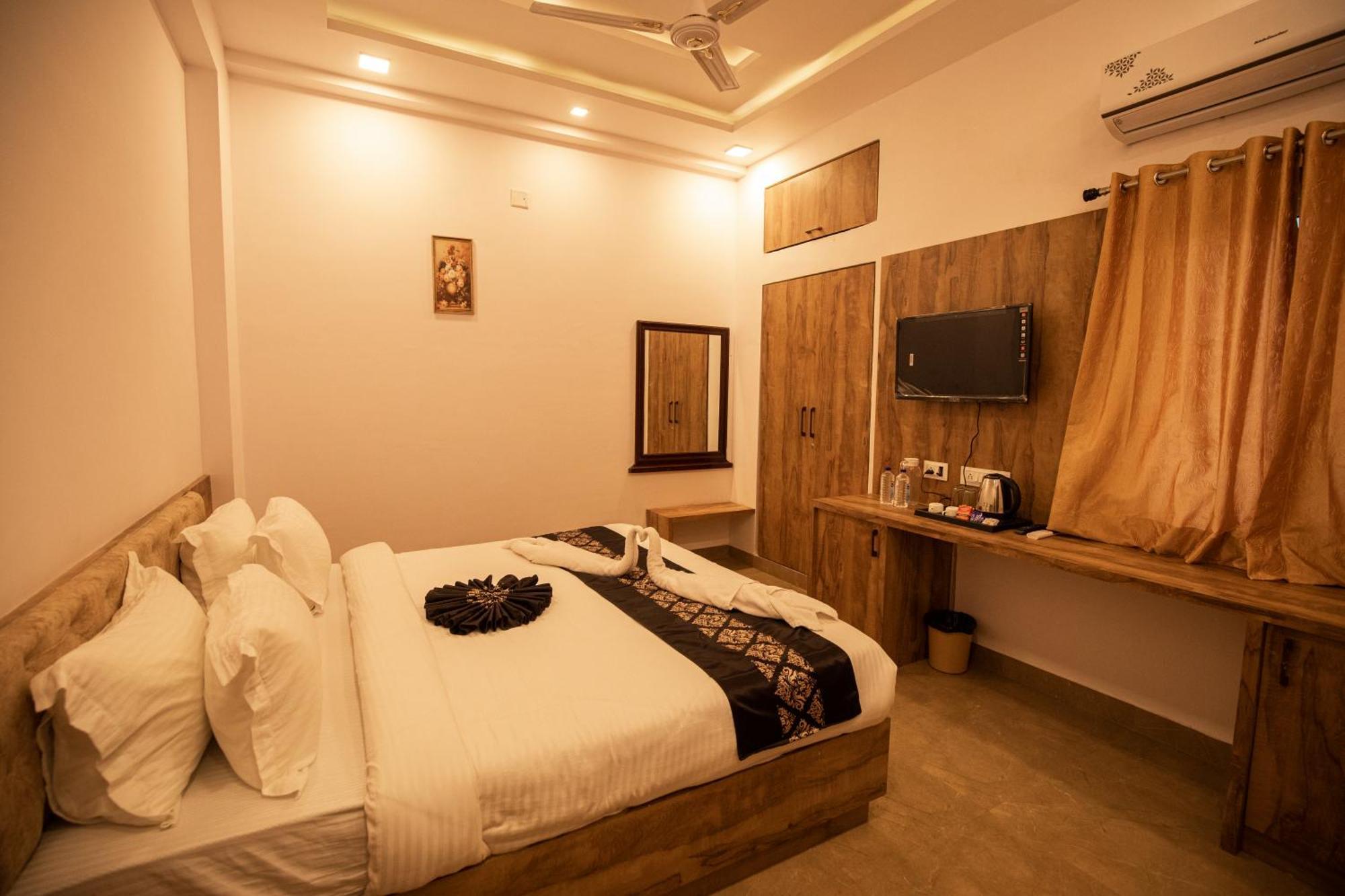 Haridas Haveli 3*