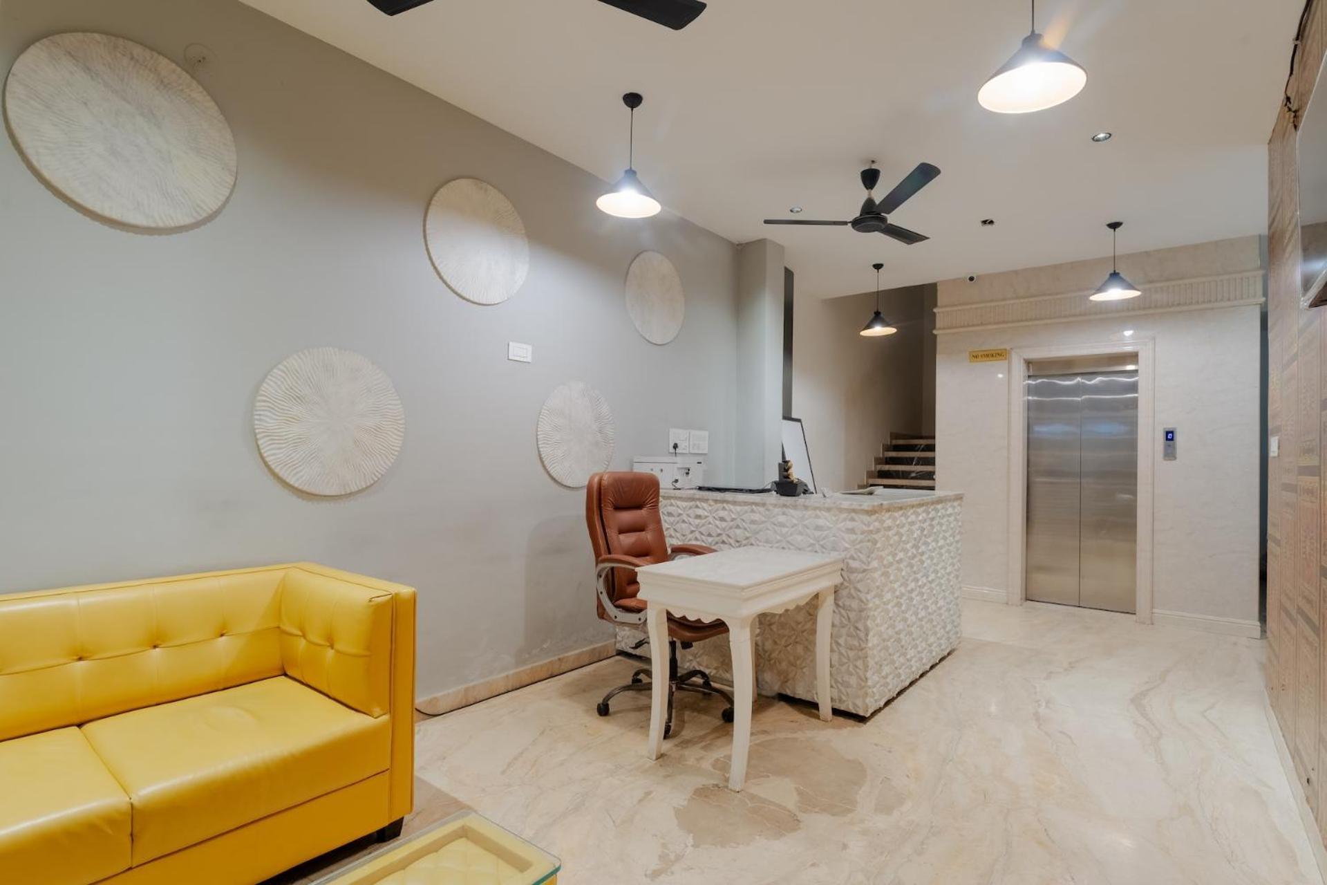 Hotel Tripli White Manor 3*