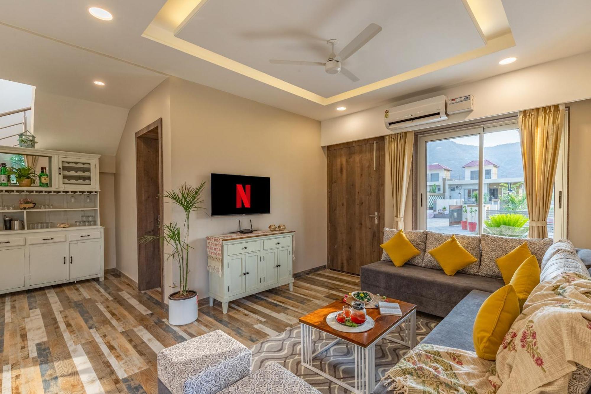 Villa Elivaas 2 Bhk Pet Friendly With Pvt Pool - Heaven In Hill *