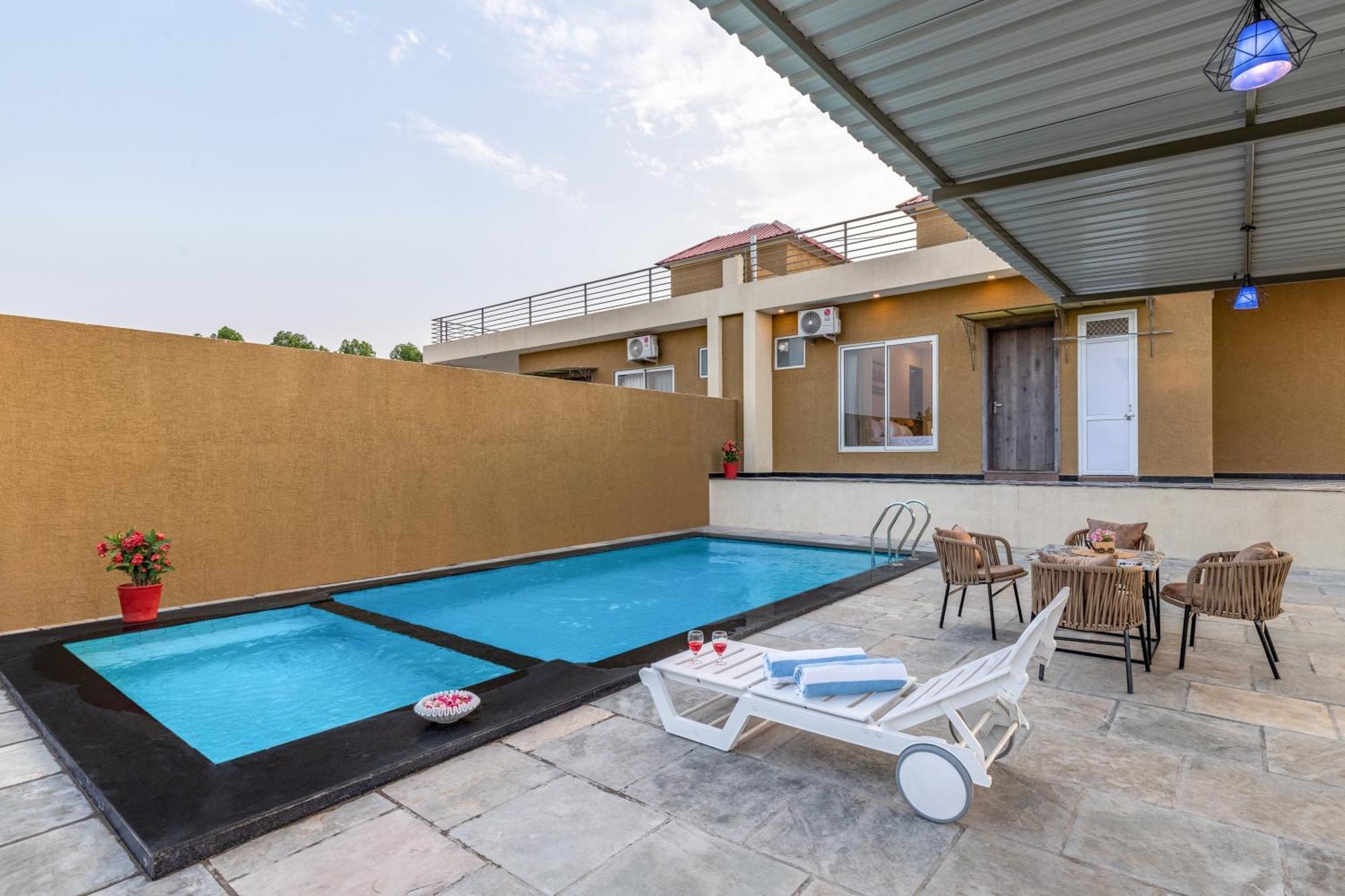 Elivaas 2 Bhk Pet Friendly With Pvt Pool - Heaven In Hill Villa Udaipur