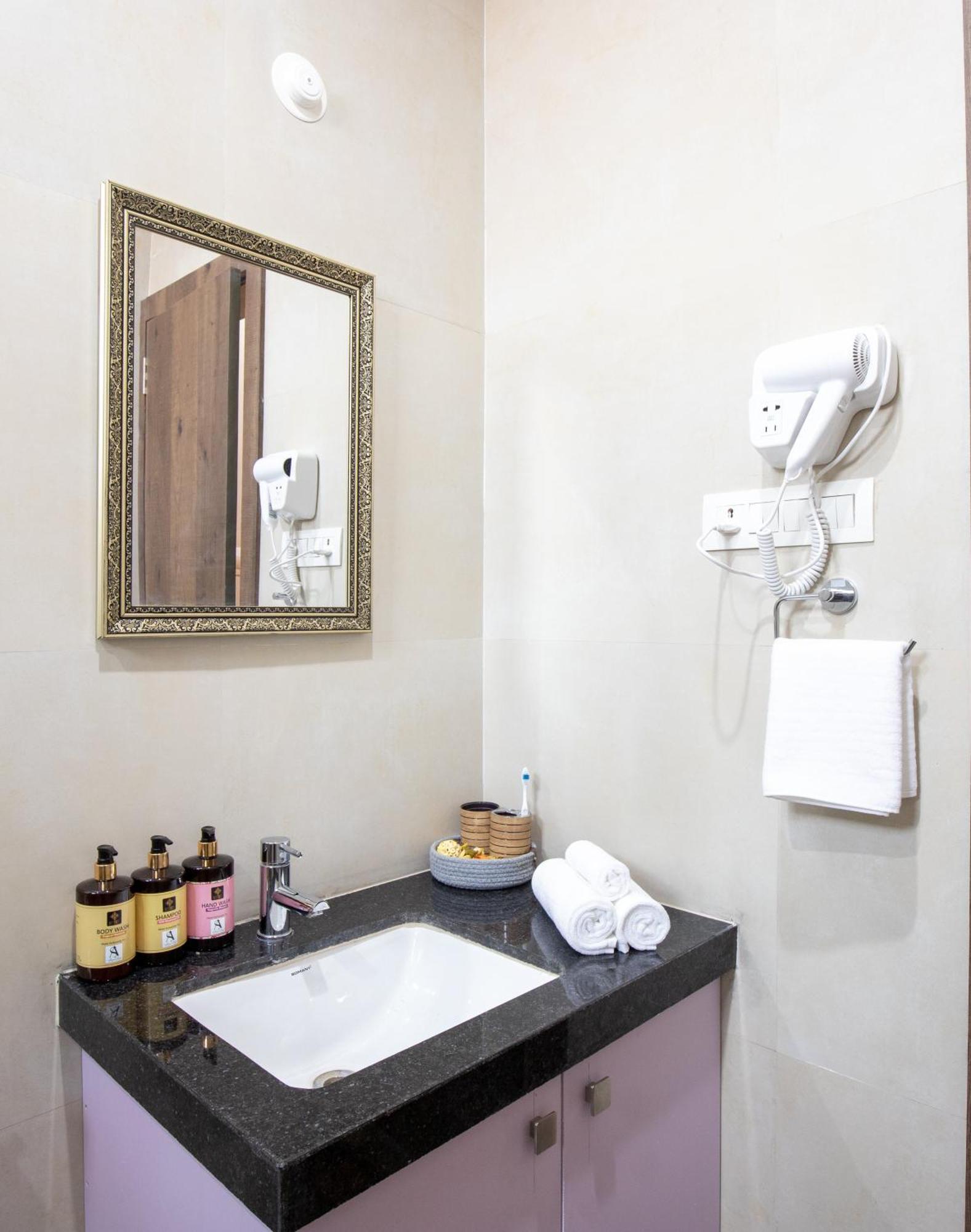 Elivaas 2 Bhk Pet Friendly With Pvt Pool - Heaven In Hill * Udaipur