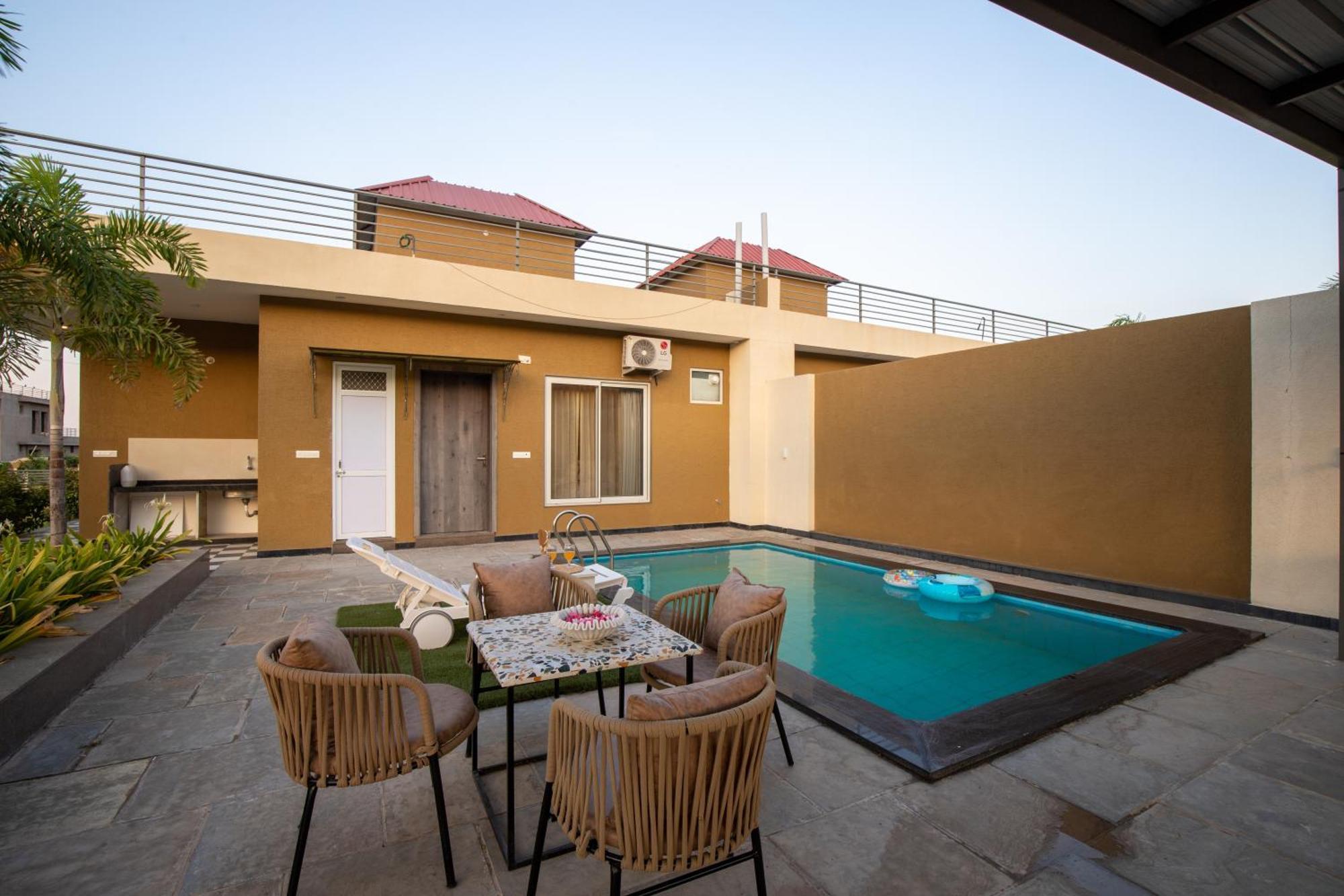 Villa Elivaas 2 Bhk Pet Friendly With Pvt Pool - Heaven In Hill