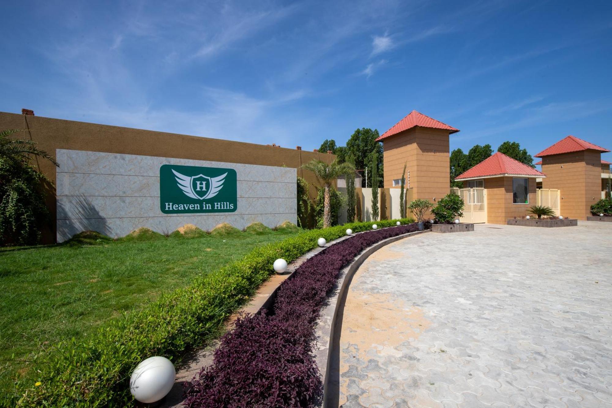 Elivaas 2 Bhk Pet Friendly With Pvt Pool - Heaven In Hill Villa *
