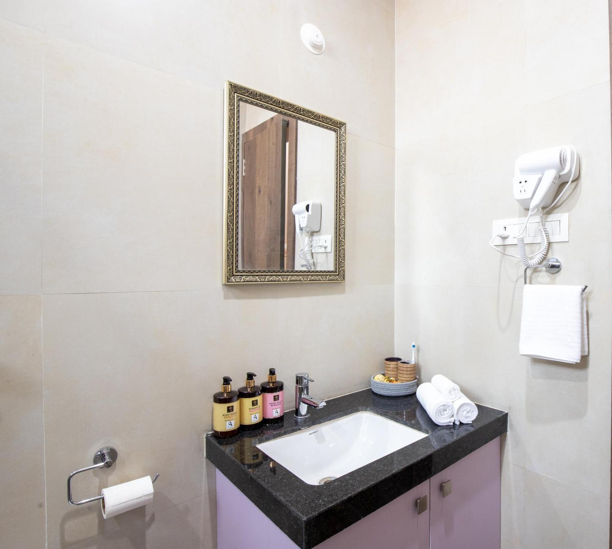 Villa Elivaas 2 Bhk Pet Friendly With Pvt Pool - Heaven In Hill *
