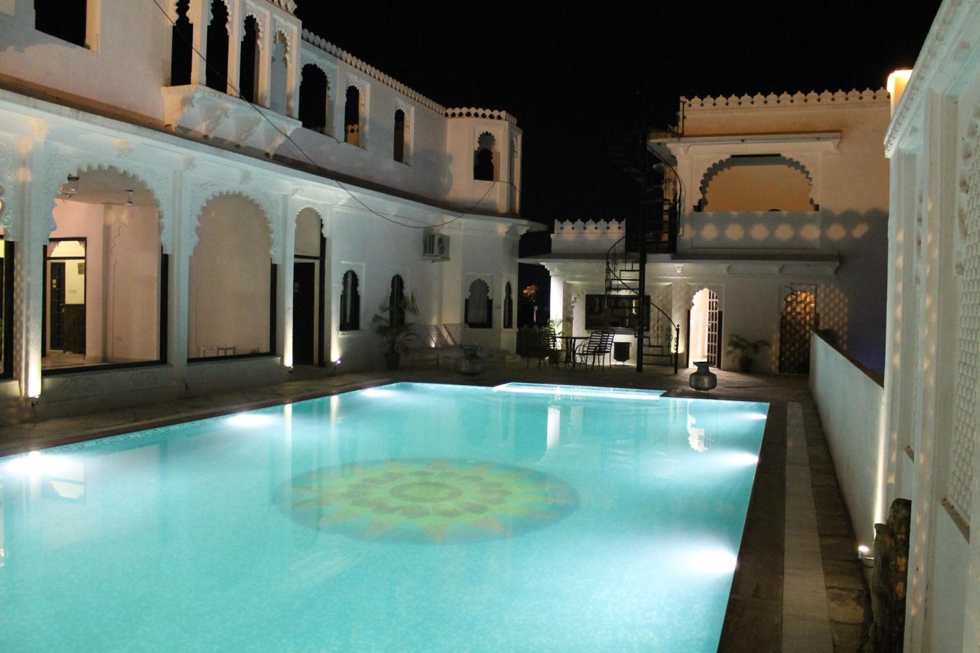 Hotel Karohi Haveli - A Heritage