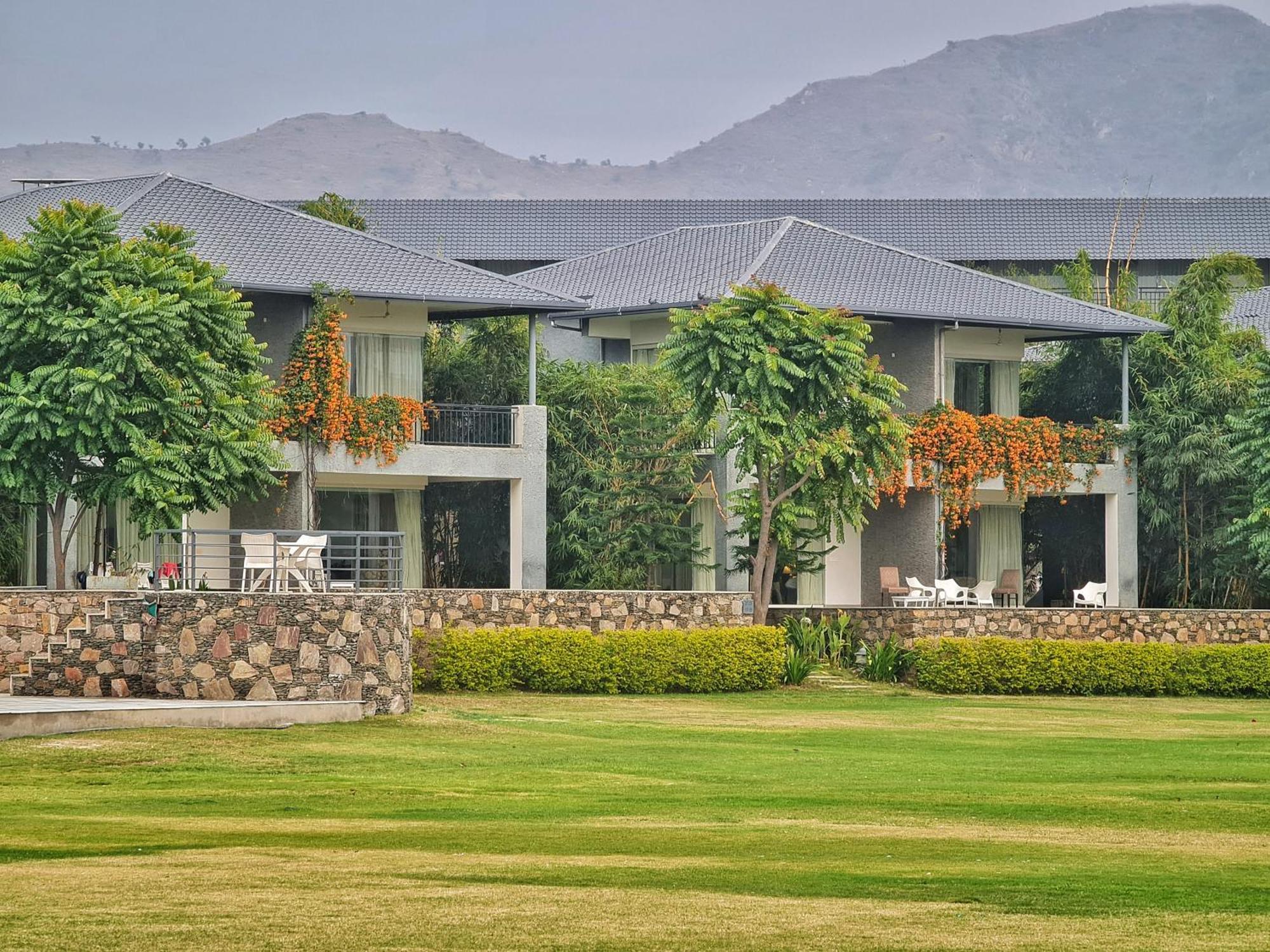 Resort Tatsaraasa & Spa, Udaipur