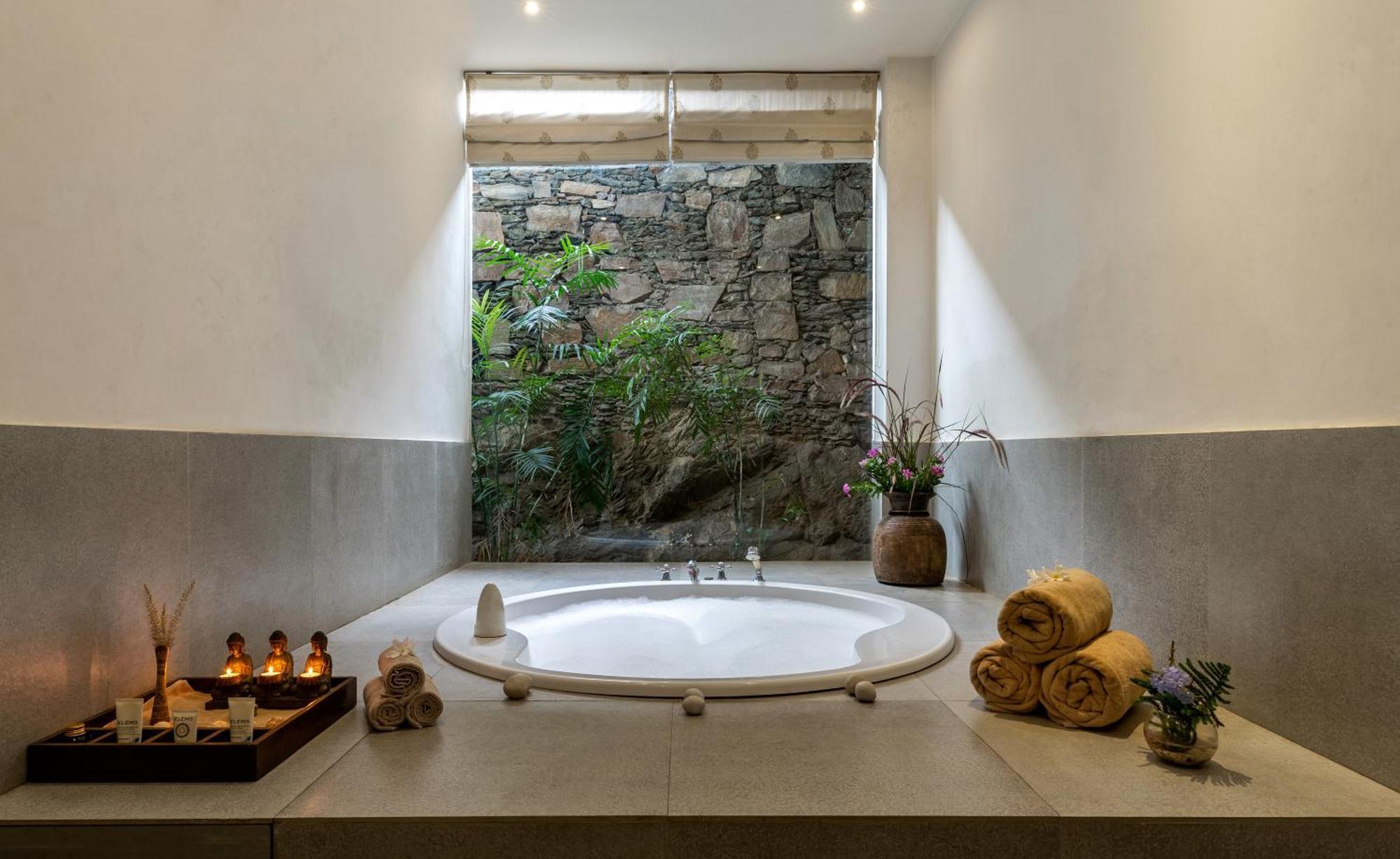 Resort Tatsaraasa & Spa, 5*