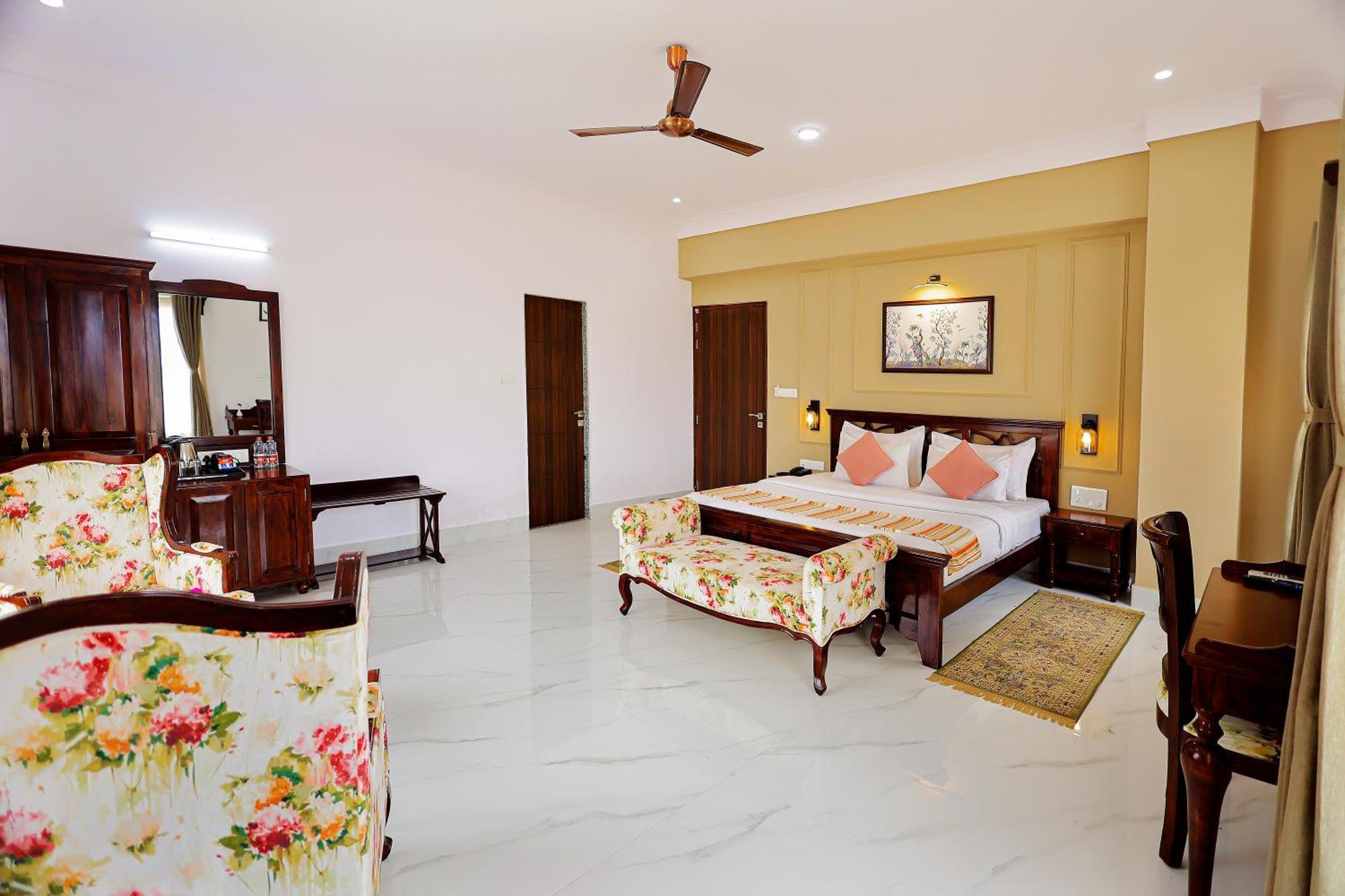 Revaas View Boutique Hotel 3*