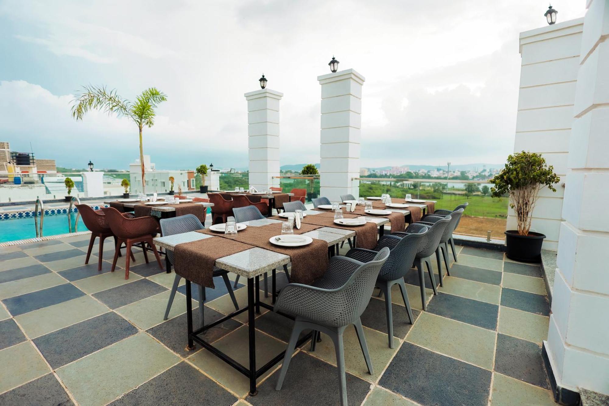 Revaas View Boutique Hotel 3*