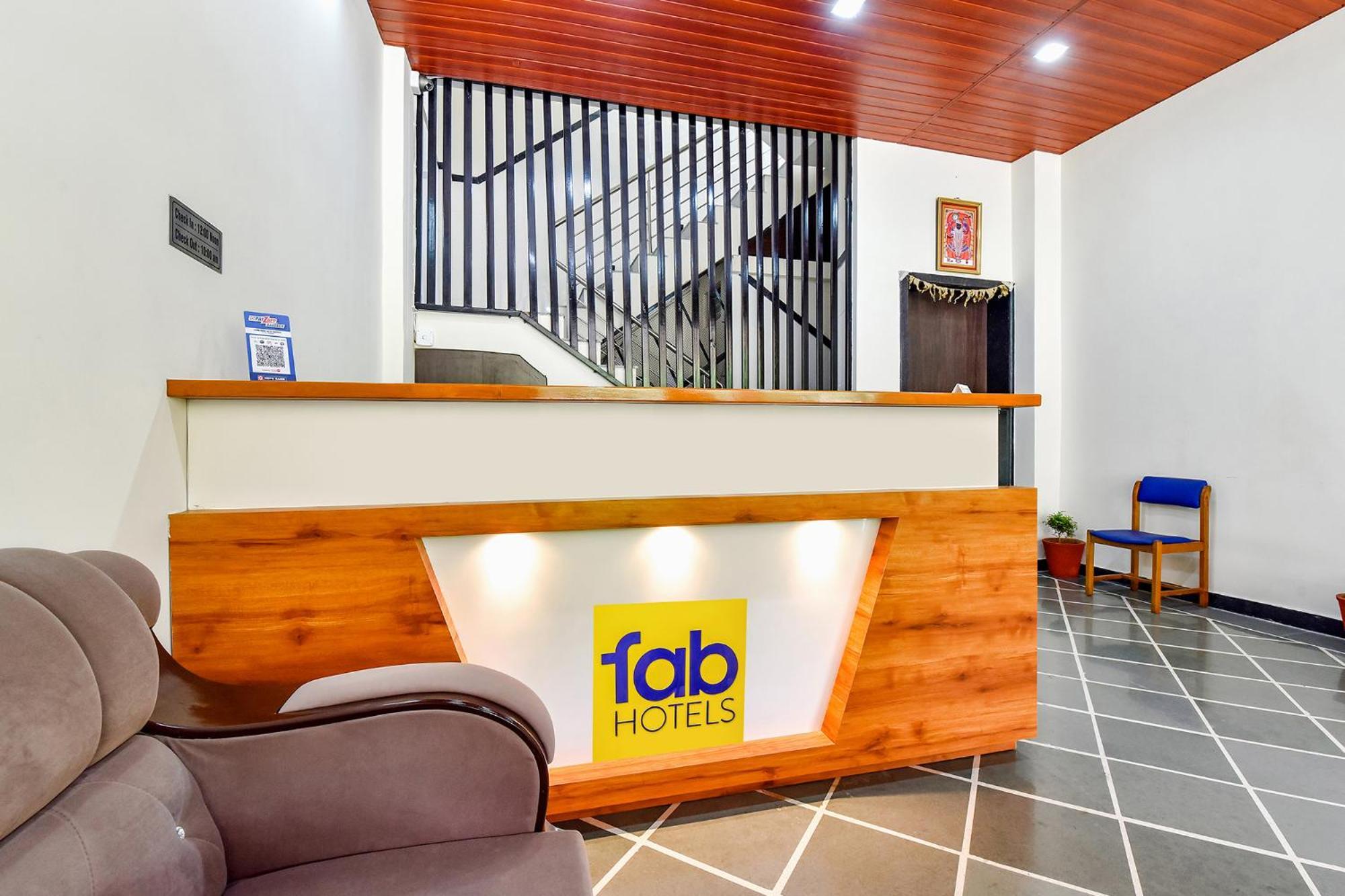 Fabhotel Rainbow