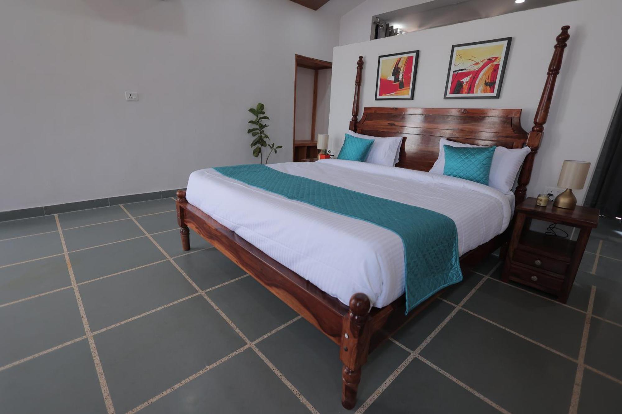 Goya Hills Villa *