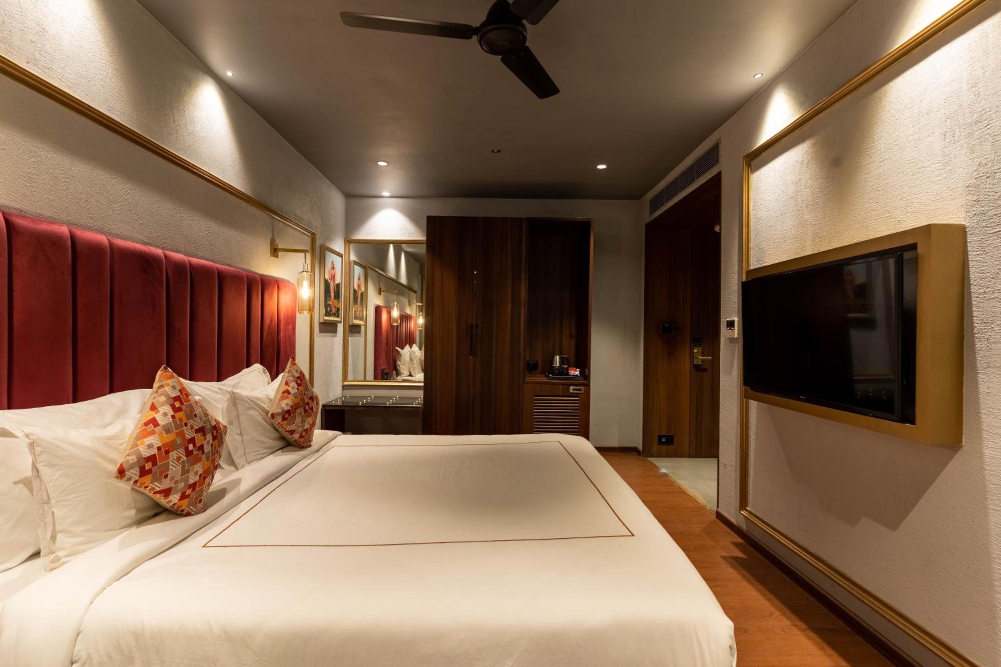 Historia Royal Hotel 4*