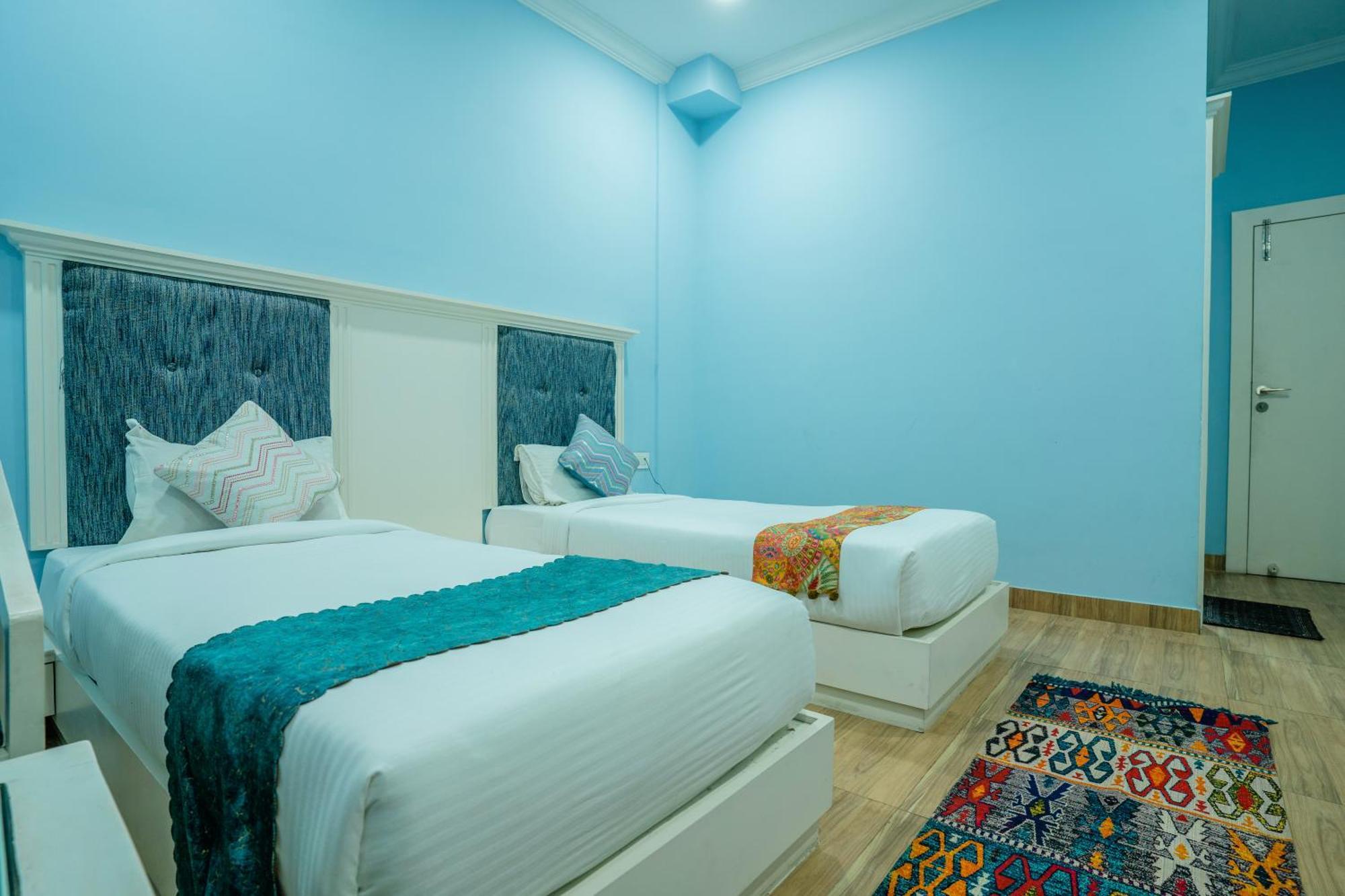 Hotel Tripli White Manor Udaipur