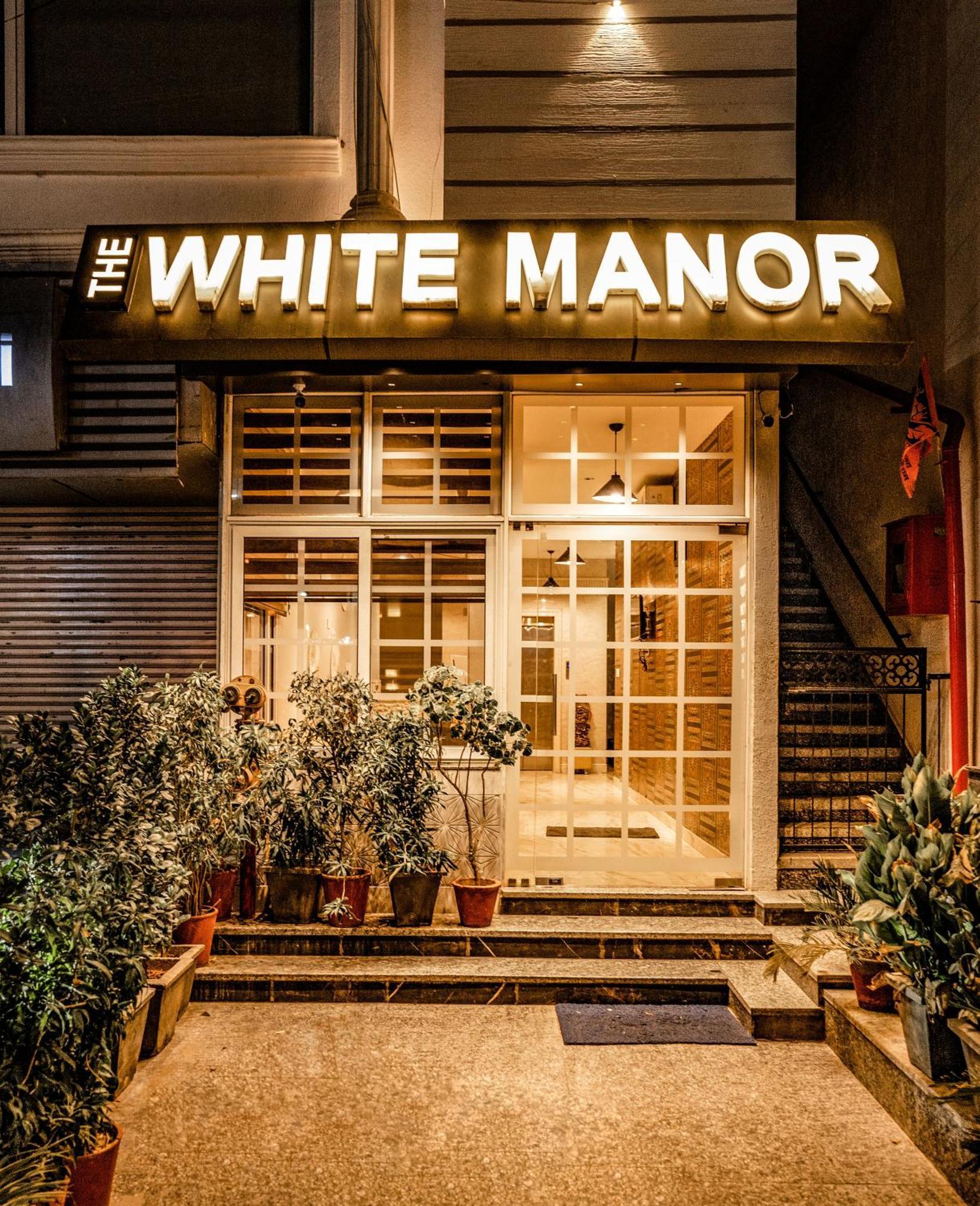 Tripli White Manor Hotel 3*