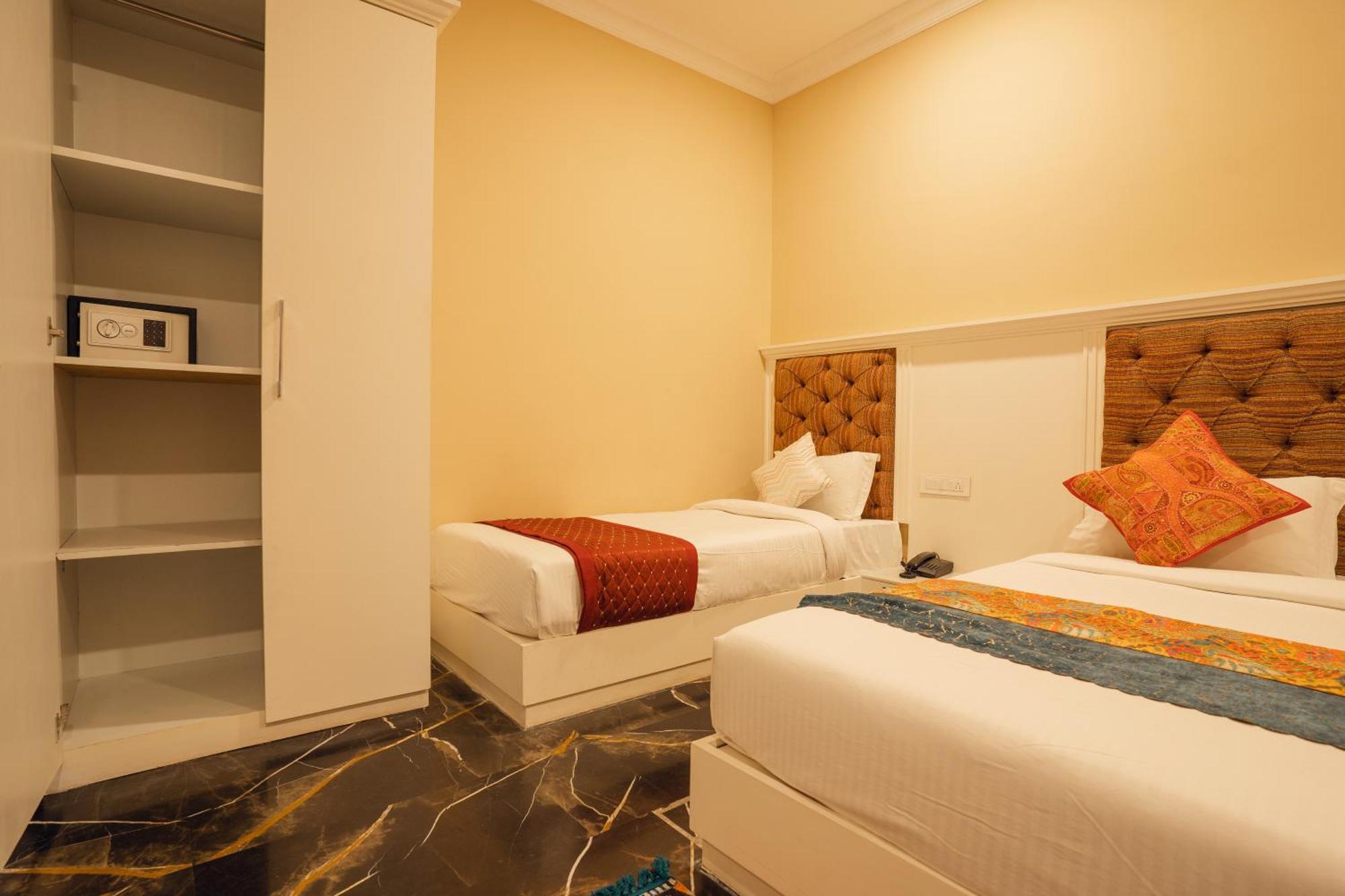 Tripli White Manor Hotel Udaipur