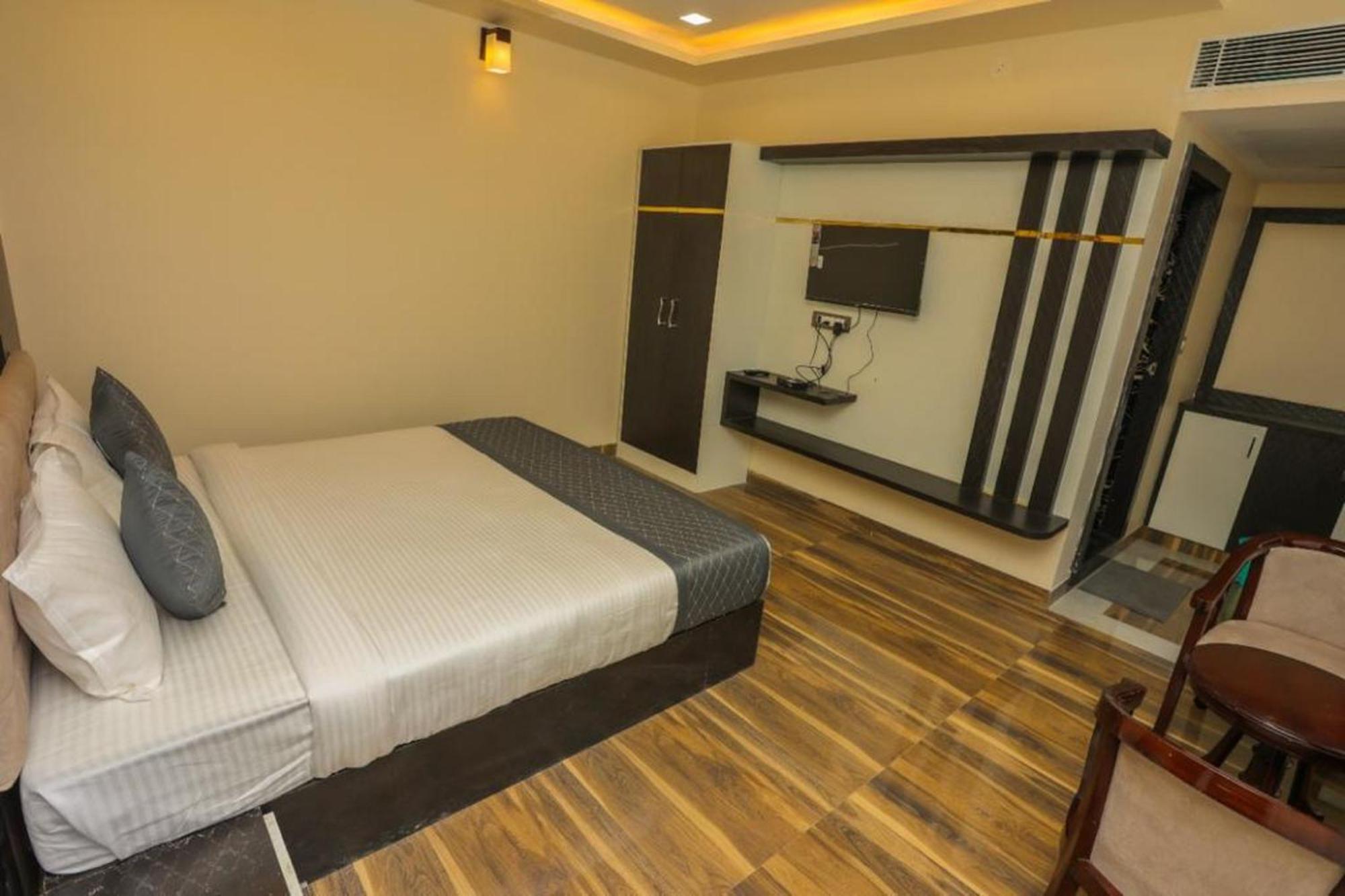 Hotel Eagle 3*