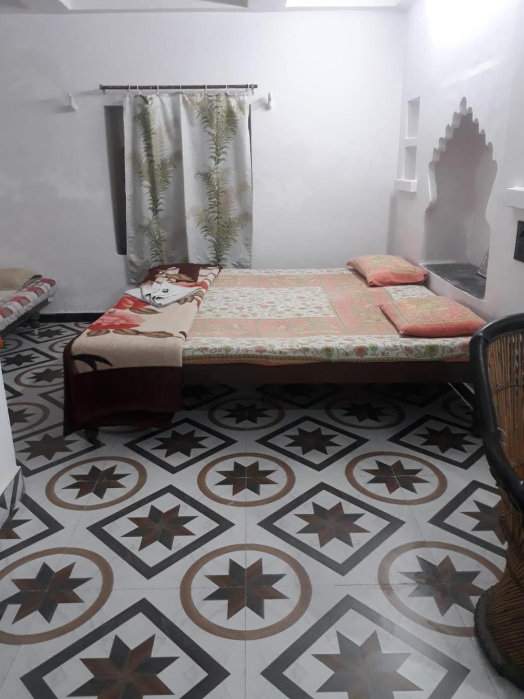 Bed & Breakfast Jag Niwas & Pure Veg Restaurant Udaipur