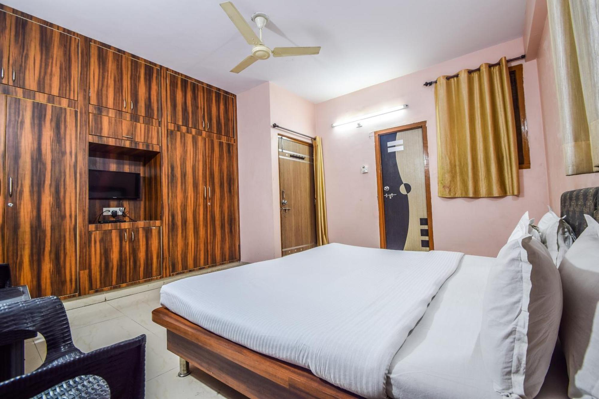 O Shreenathji Hotel