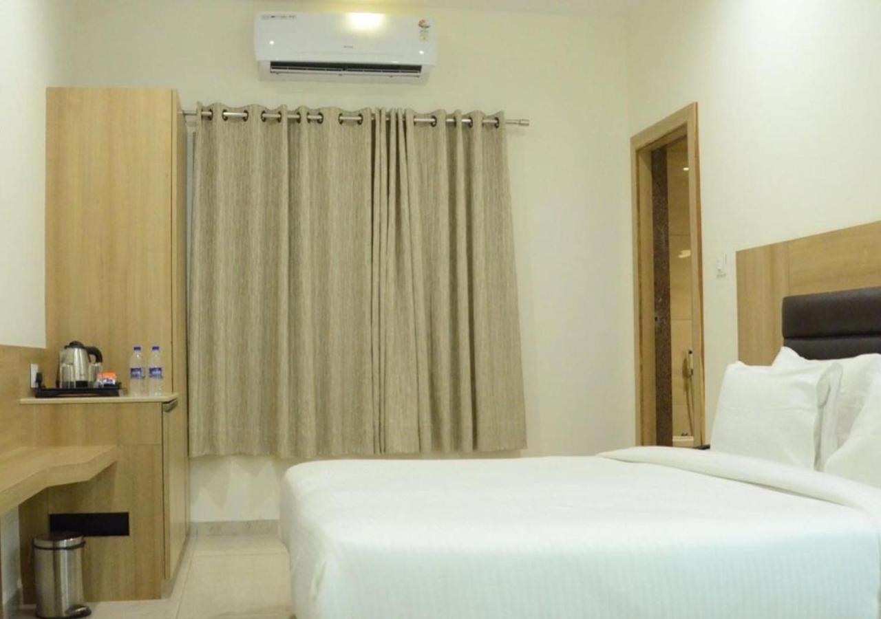 Aaradhya Hotel 4*