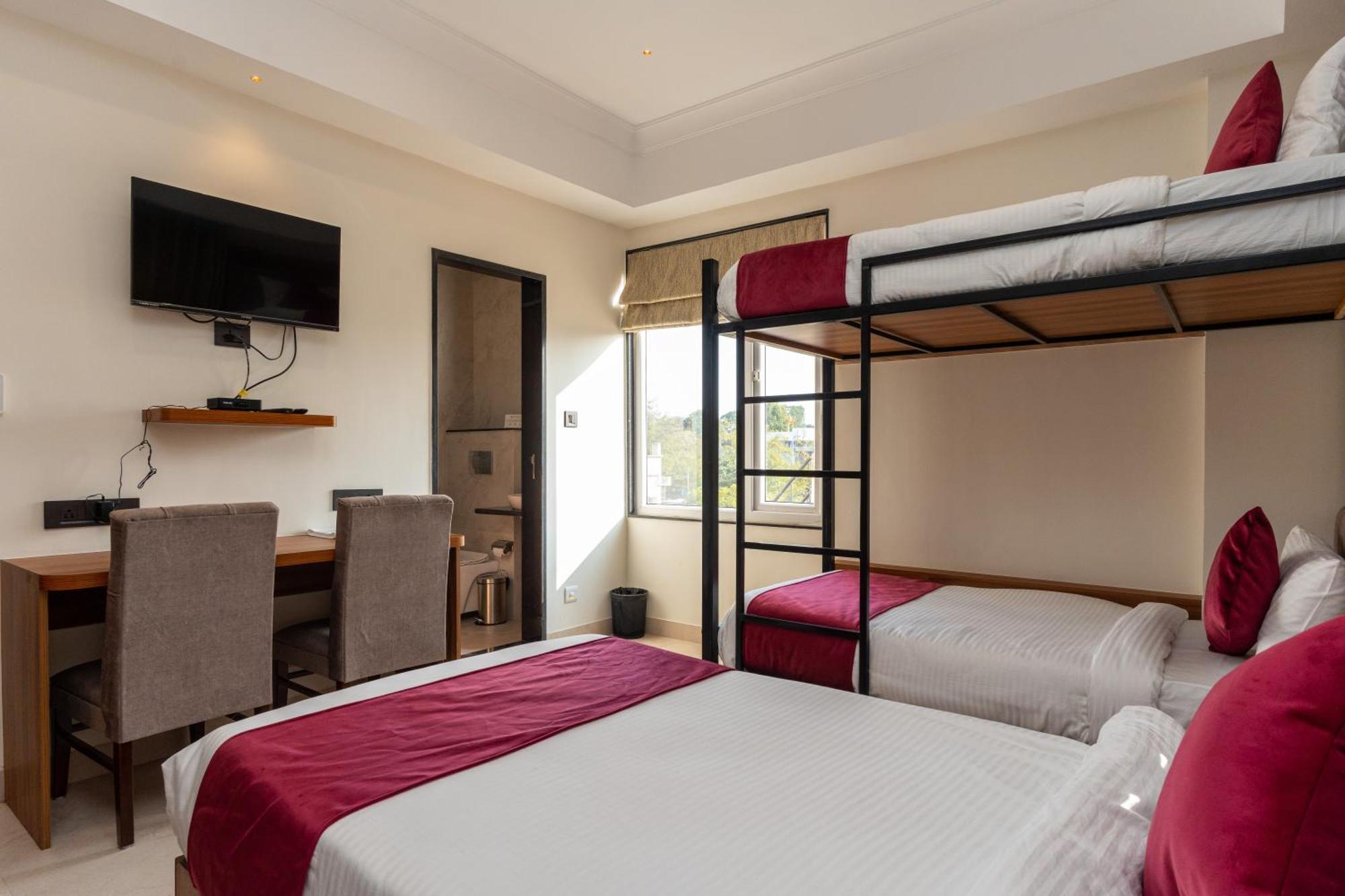 Hotel Raghunandan Palace - A Premier Boutique Stay, Center & 500 Meters From Railway Station Udaipur