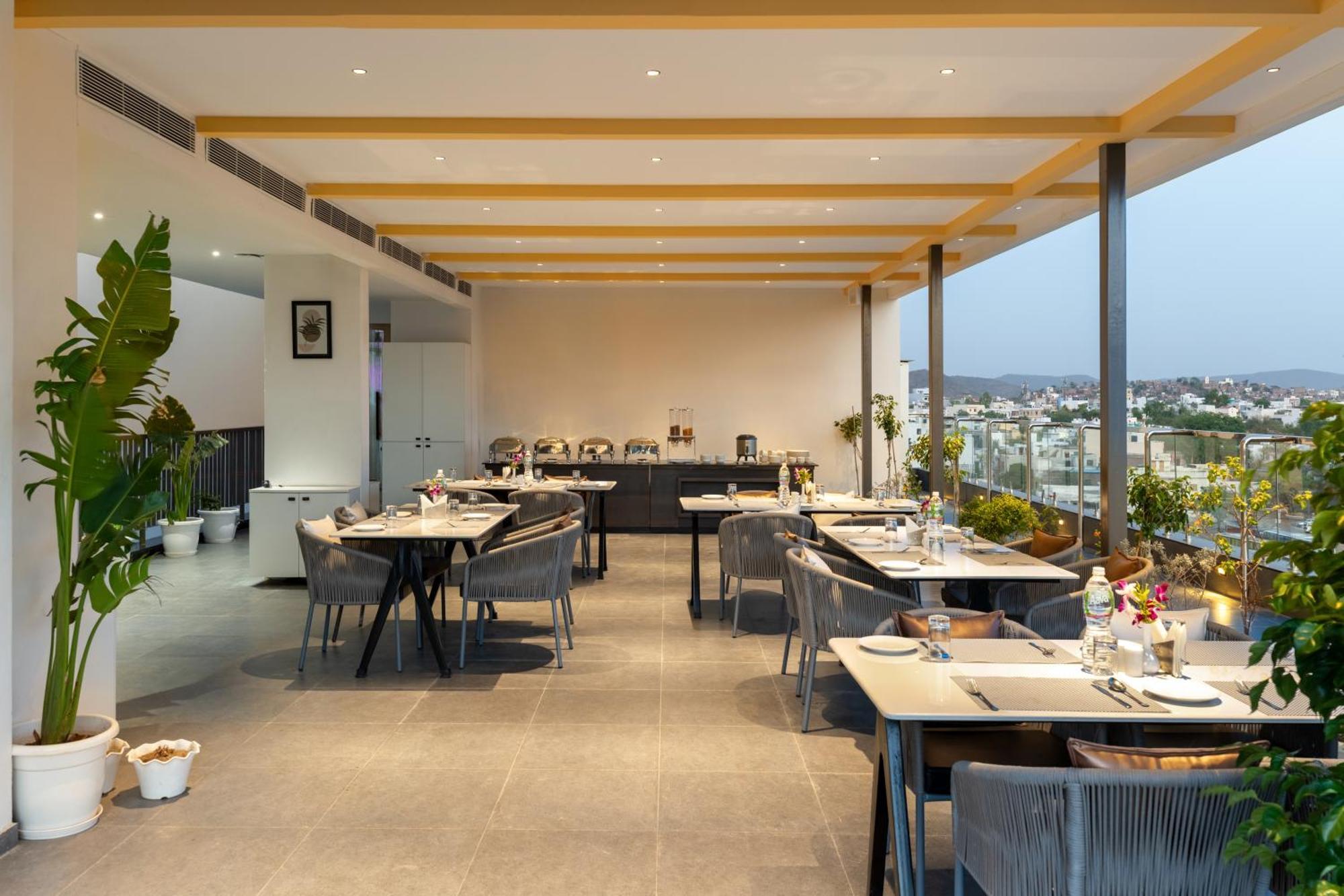 7 Rays Hotel