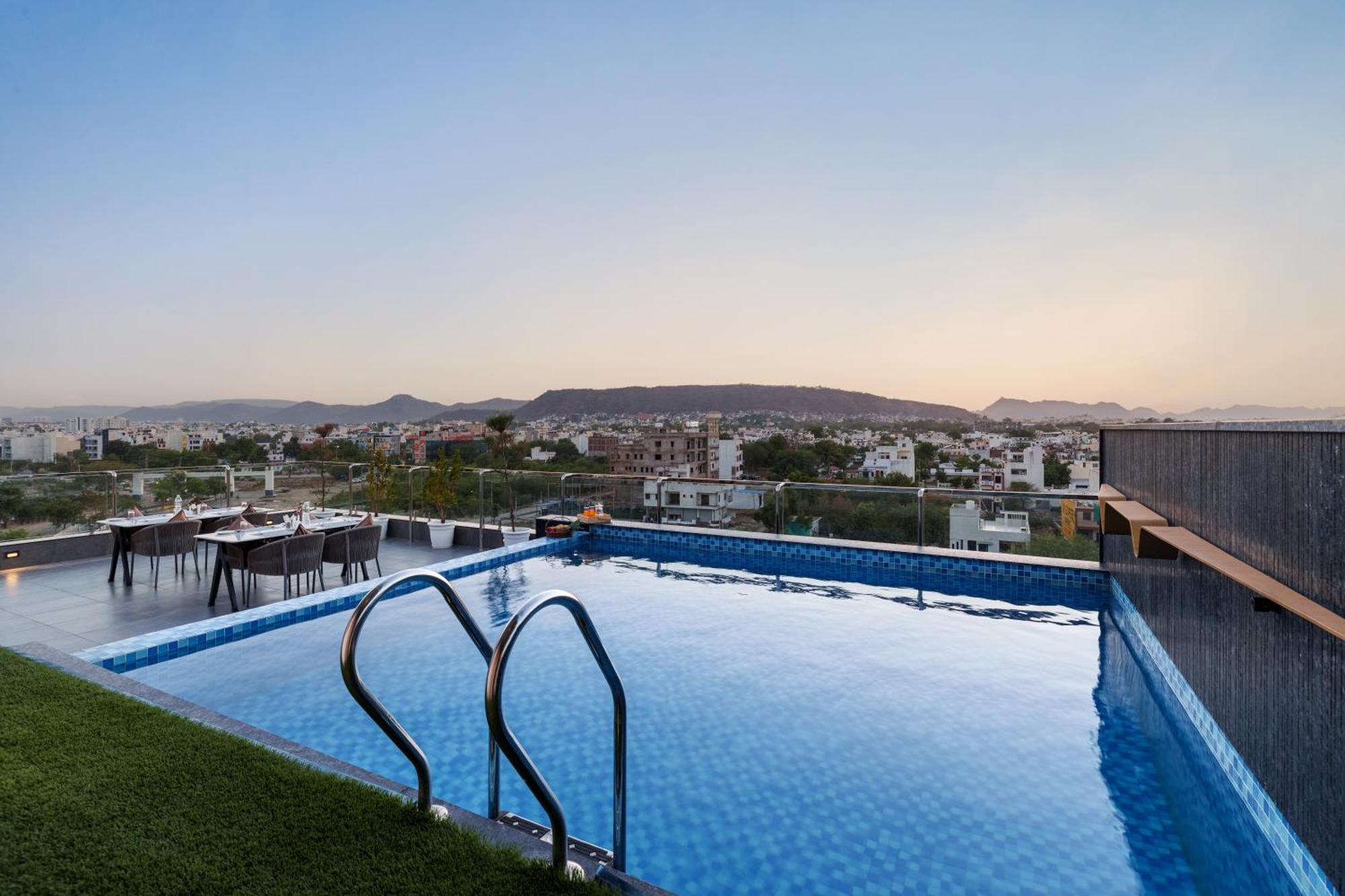 Hotel 7 Rays Udaipur