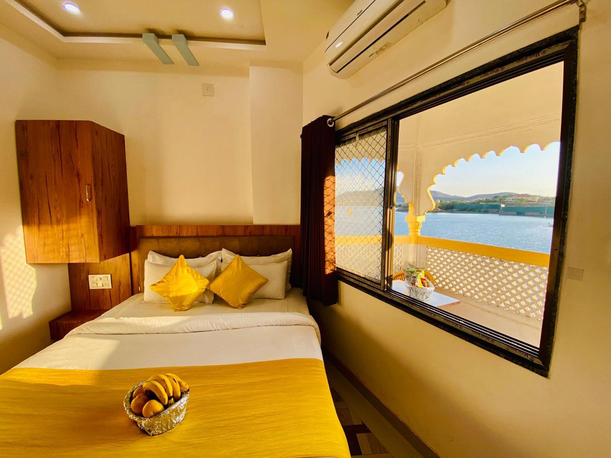 Hotel Vallabh A Facing Balcony Udaipur