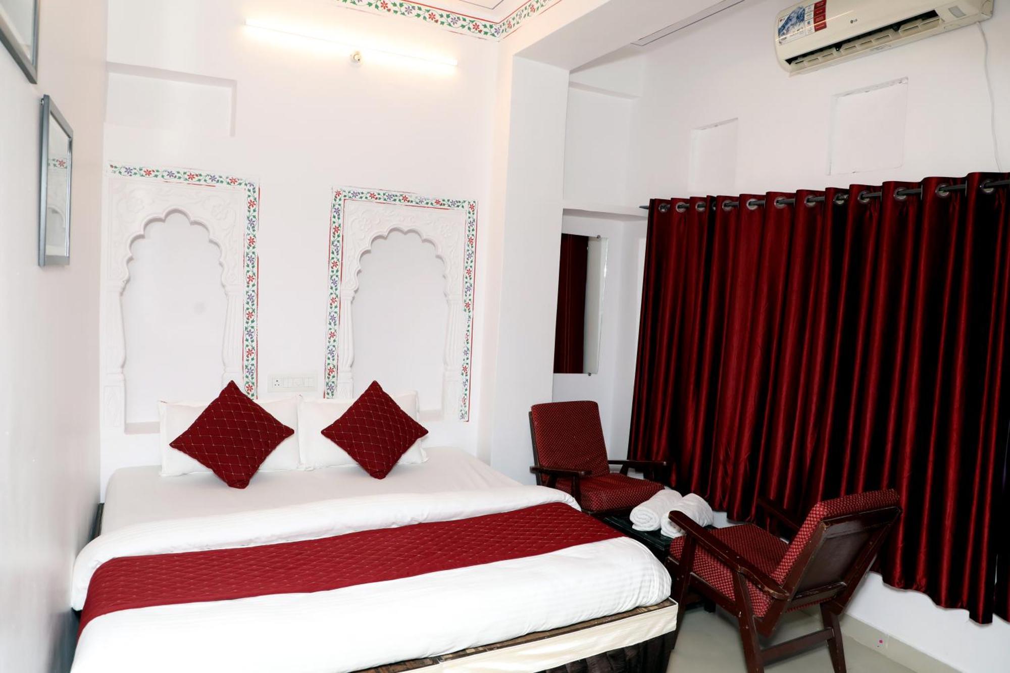 The Mama - And Udaipur