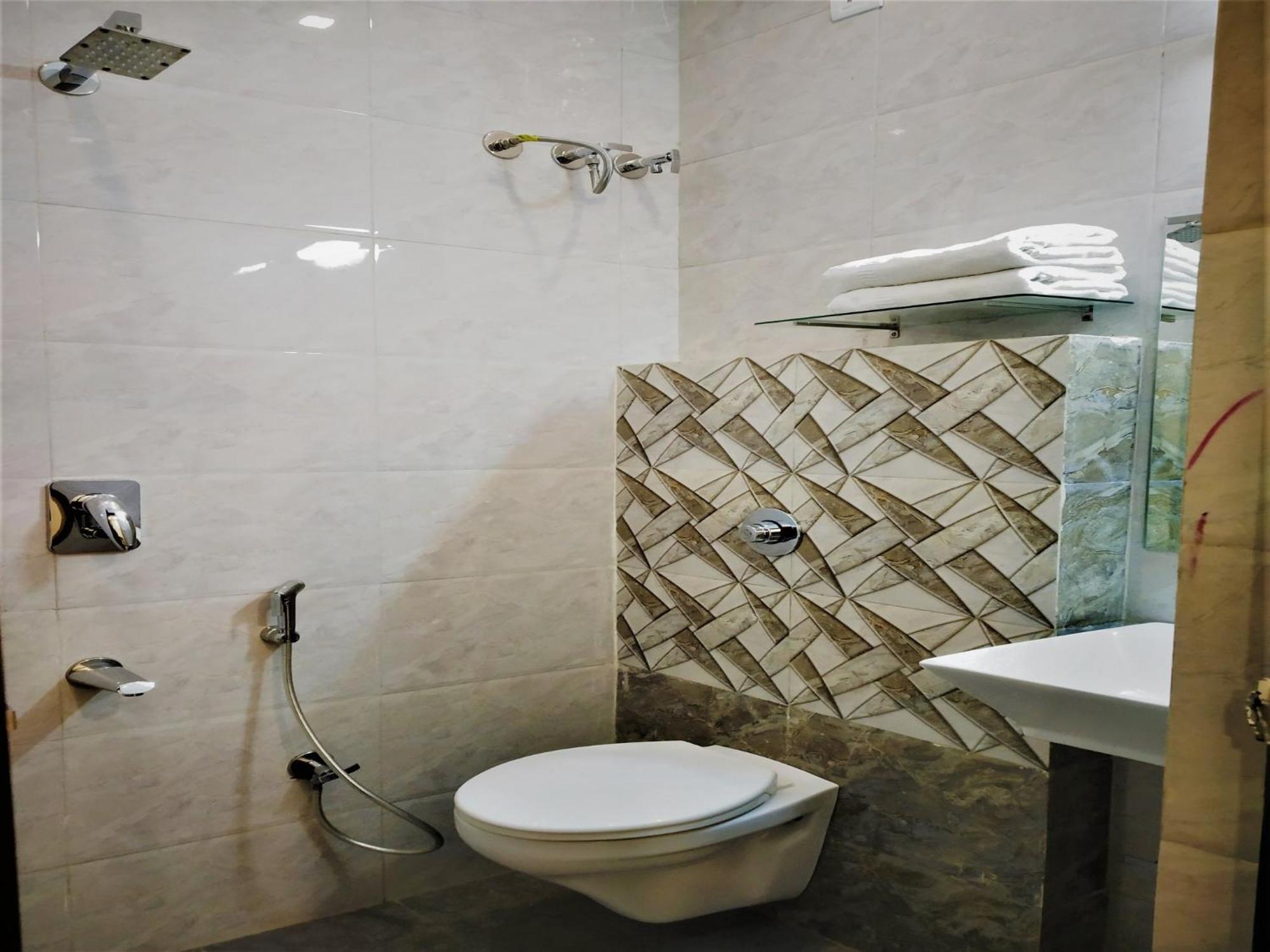 Suryansh Hotel