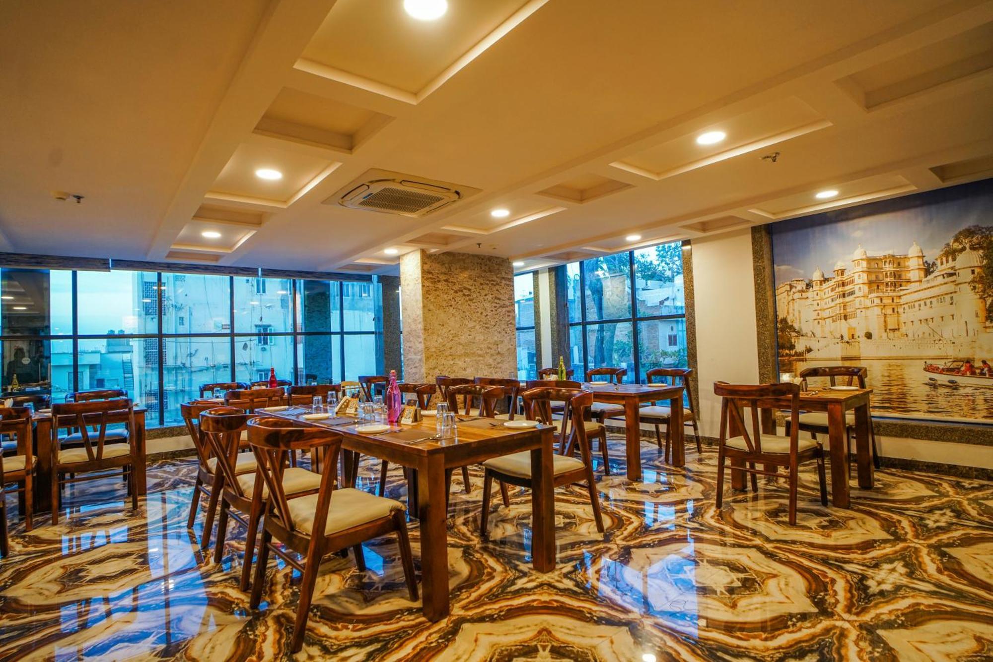 Hotel Pax Grand Blue 3 Min Walk From Railway Station 4*