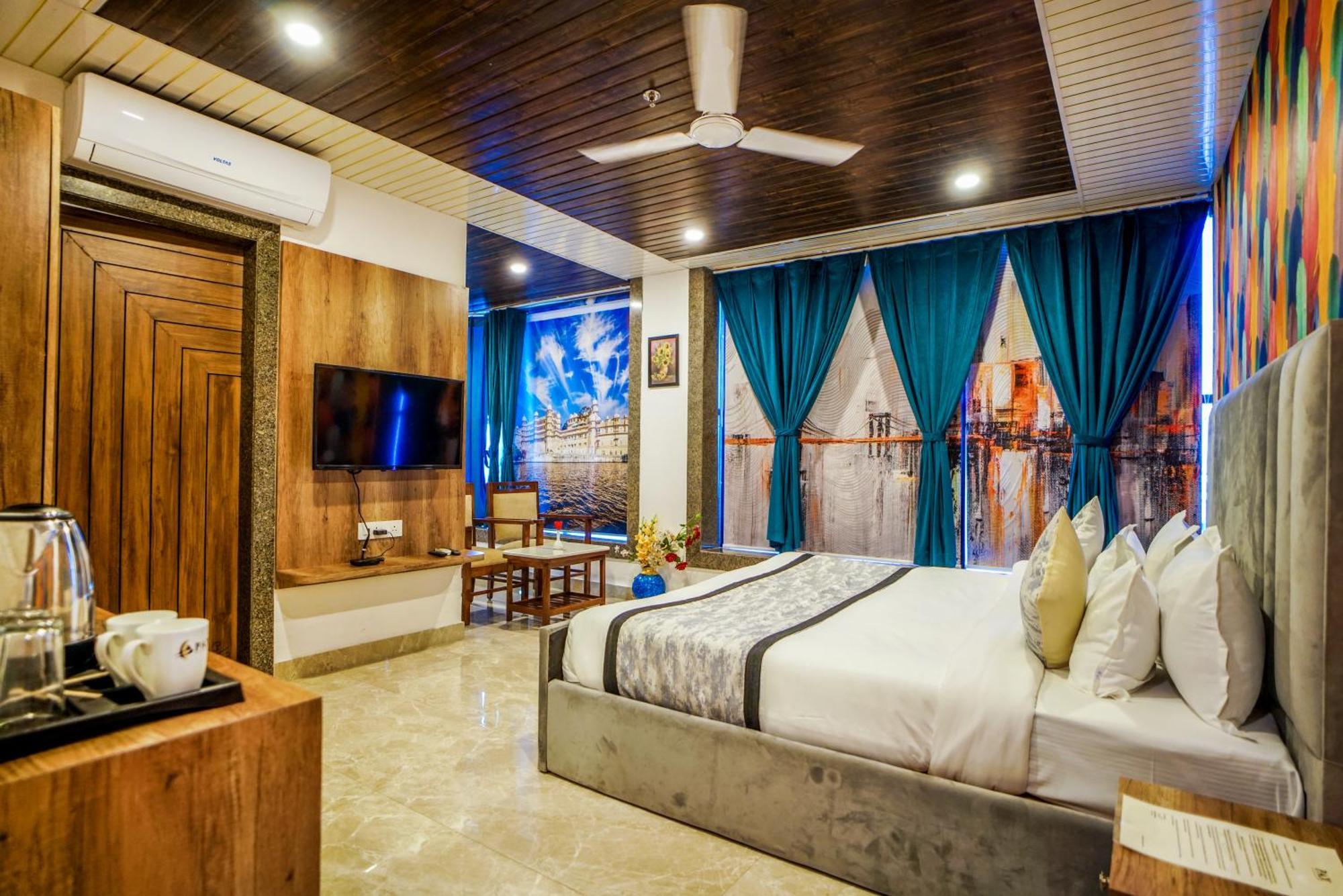 Pax Grand Blue 3 Min Walk From Railway Station 4* Udaipur