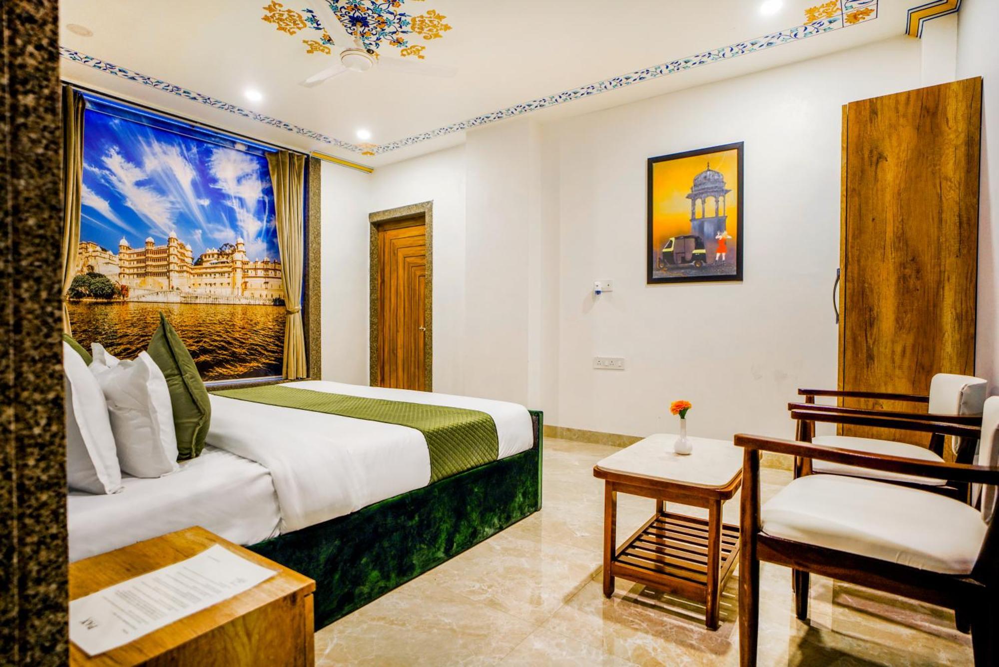 Hotel Pax Grand Blue 3 Min Walk From Railway Station Udaipur