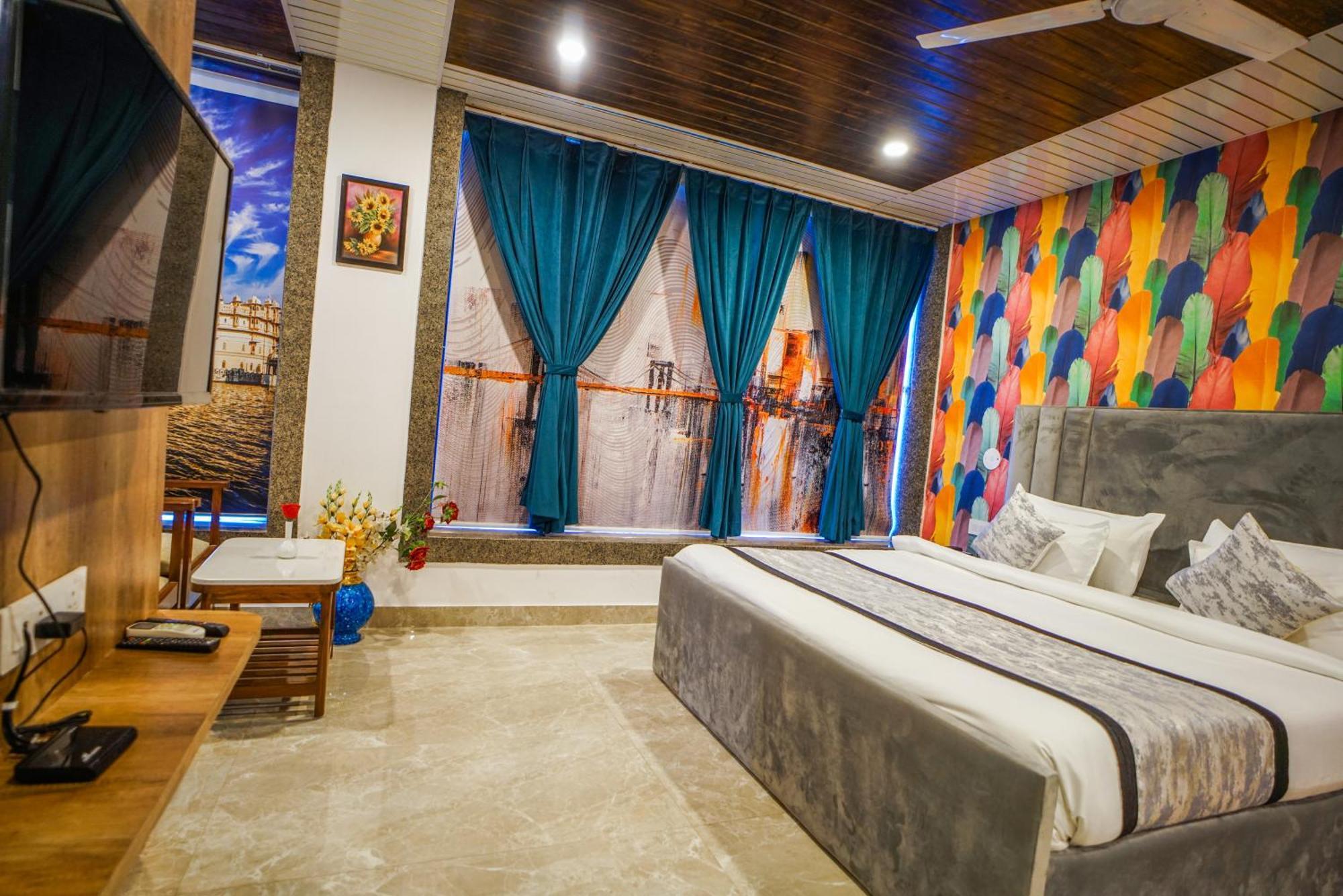 Pax Grand Blue 3 Min Walk From Railway Station 4* Udaipur