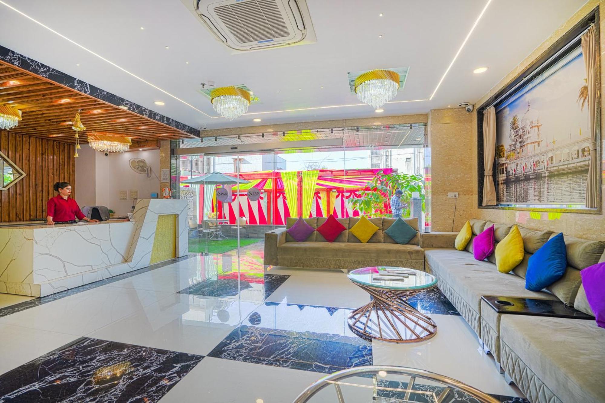 Hotel Pax Grand Blue 3 Min Walk From Railway Station