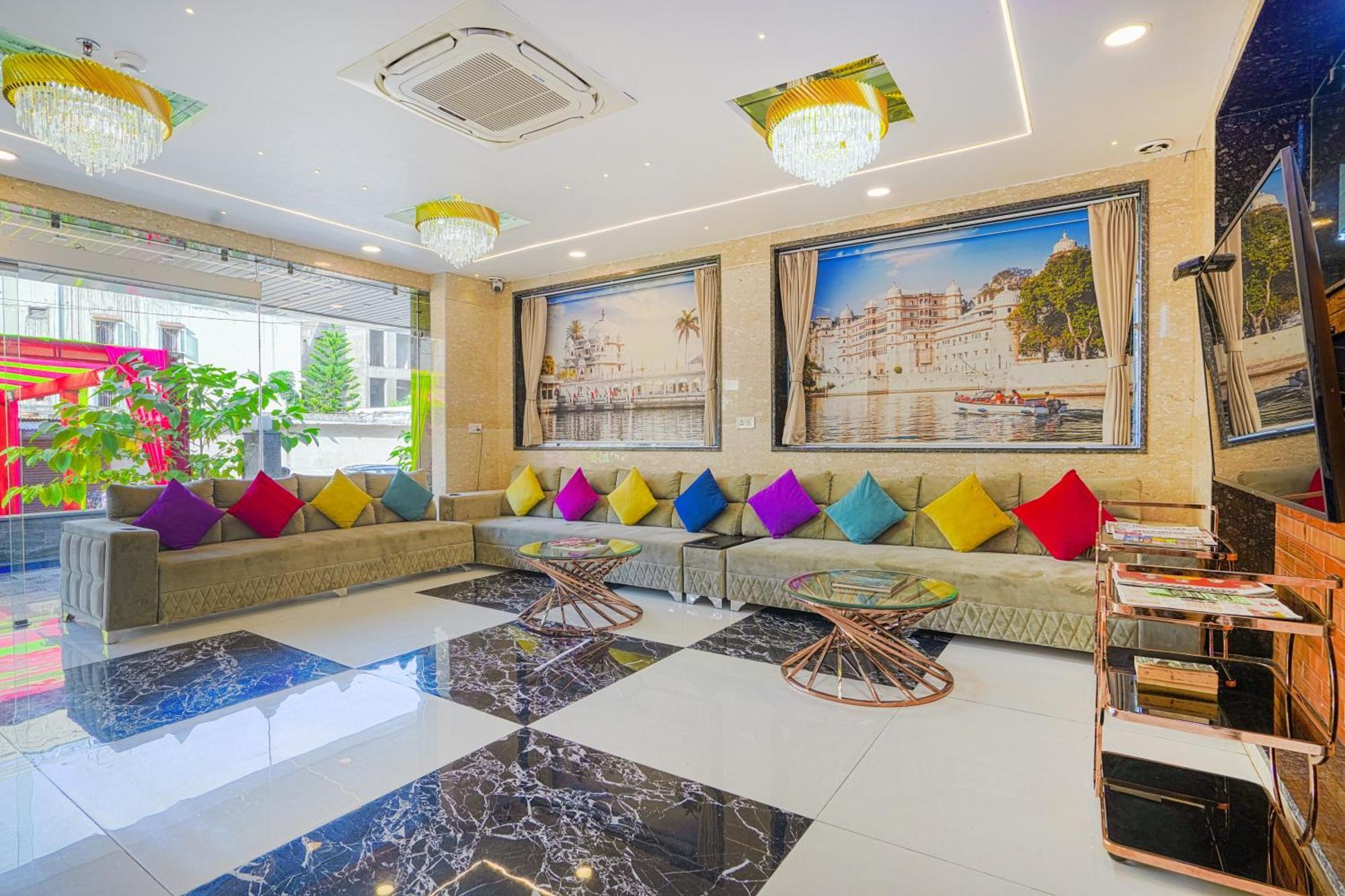 Pax Grand Blue 3 Min Walk From Railway Station Hotel 4*