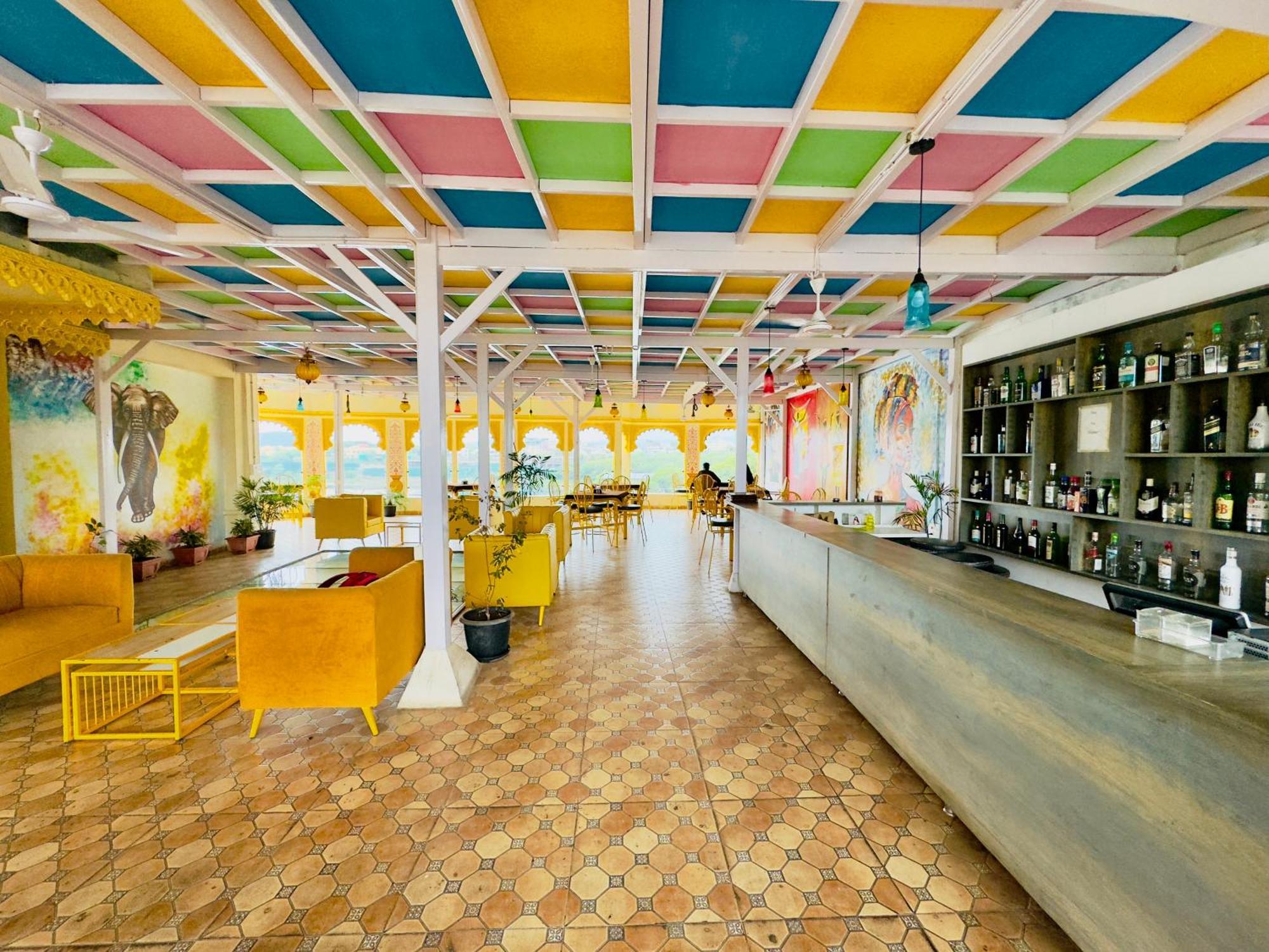 Hotel Jaydurg A Retreat - A Lakeside - Lakeview Rooftop Cafe - Swimming Pool 4*