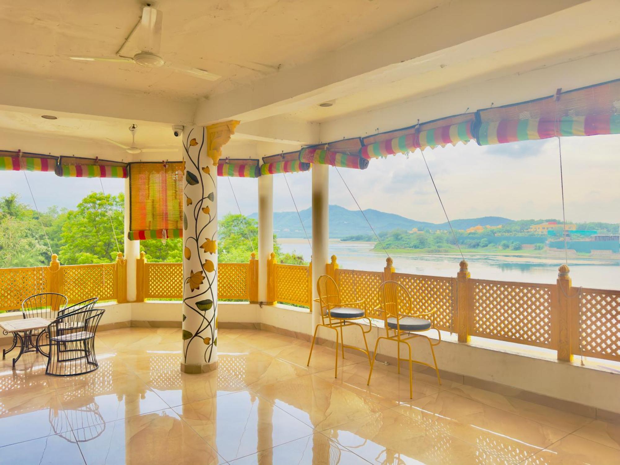 Jaydurg A Retreat - A Lakeside - Lakeview Rooftop Cafe - Swimming Pool Udaipur