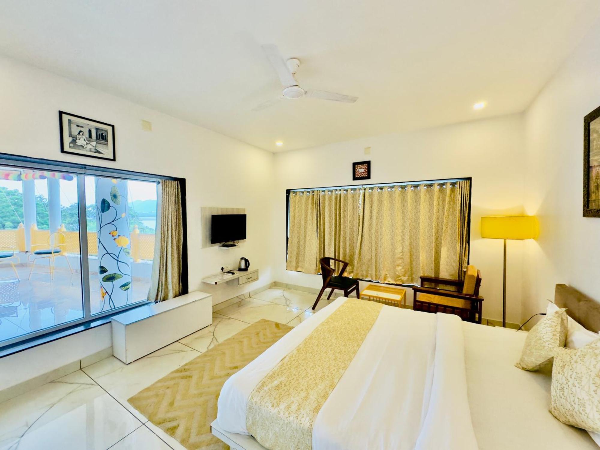 Jaydurg A Retreat - A Lakeside - Lakeview Rooftop Cafe - Swimming Pool Hotel Udaipur
