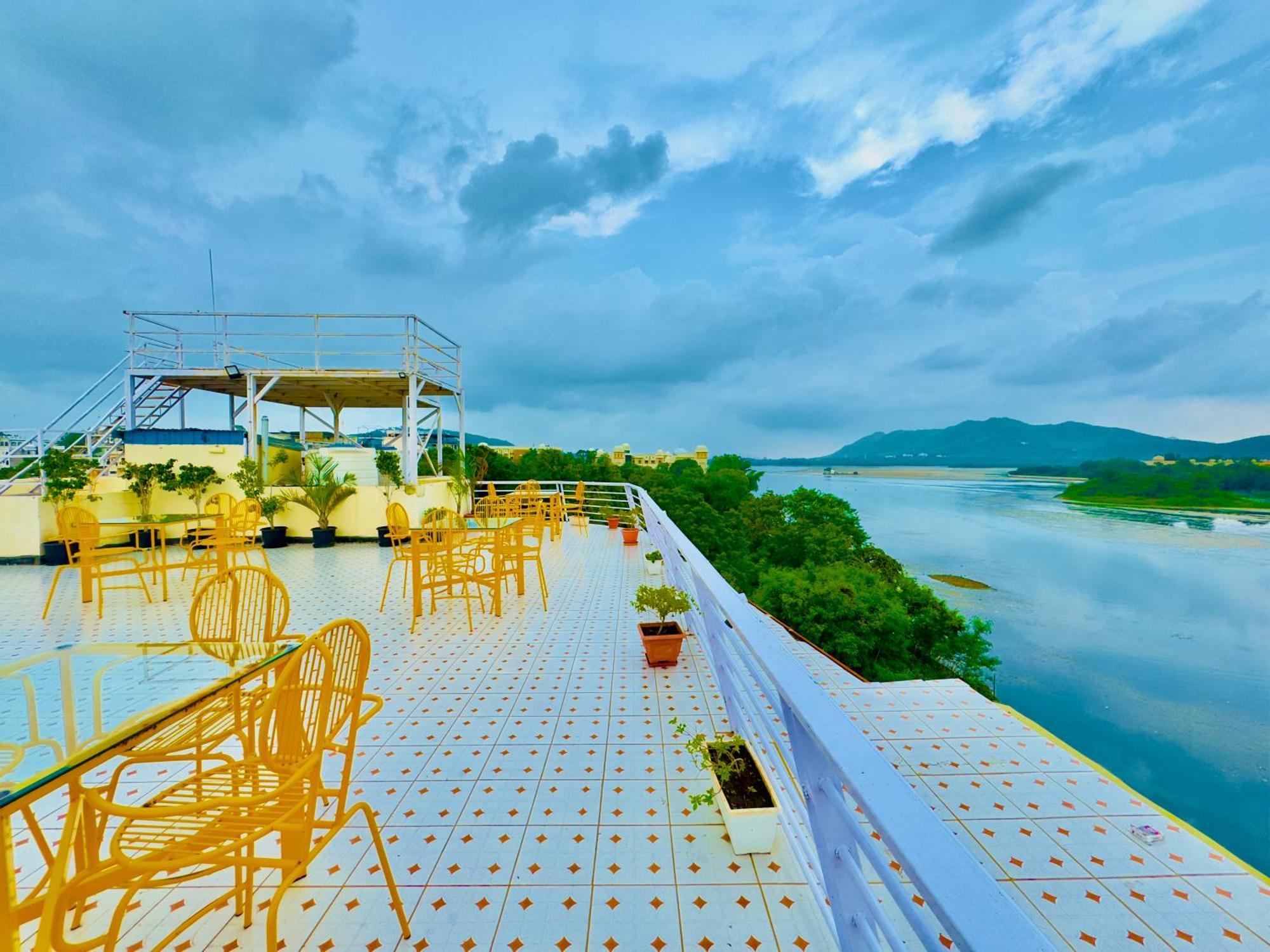 Jaydurg A Retreat - A Lakeside - Lakeview Rooftop Cafe - Swimming Pool Udaipur