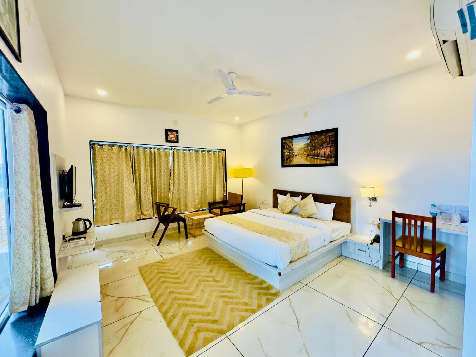 Jaydurg A Retreat - A Lakeside - Lakeview Rooftop Cafe - Swimming Pool Hotel Udaipur