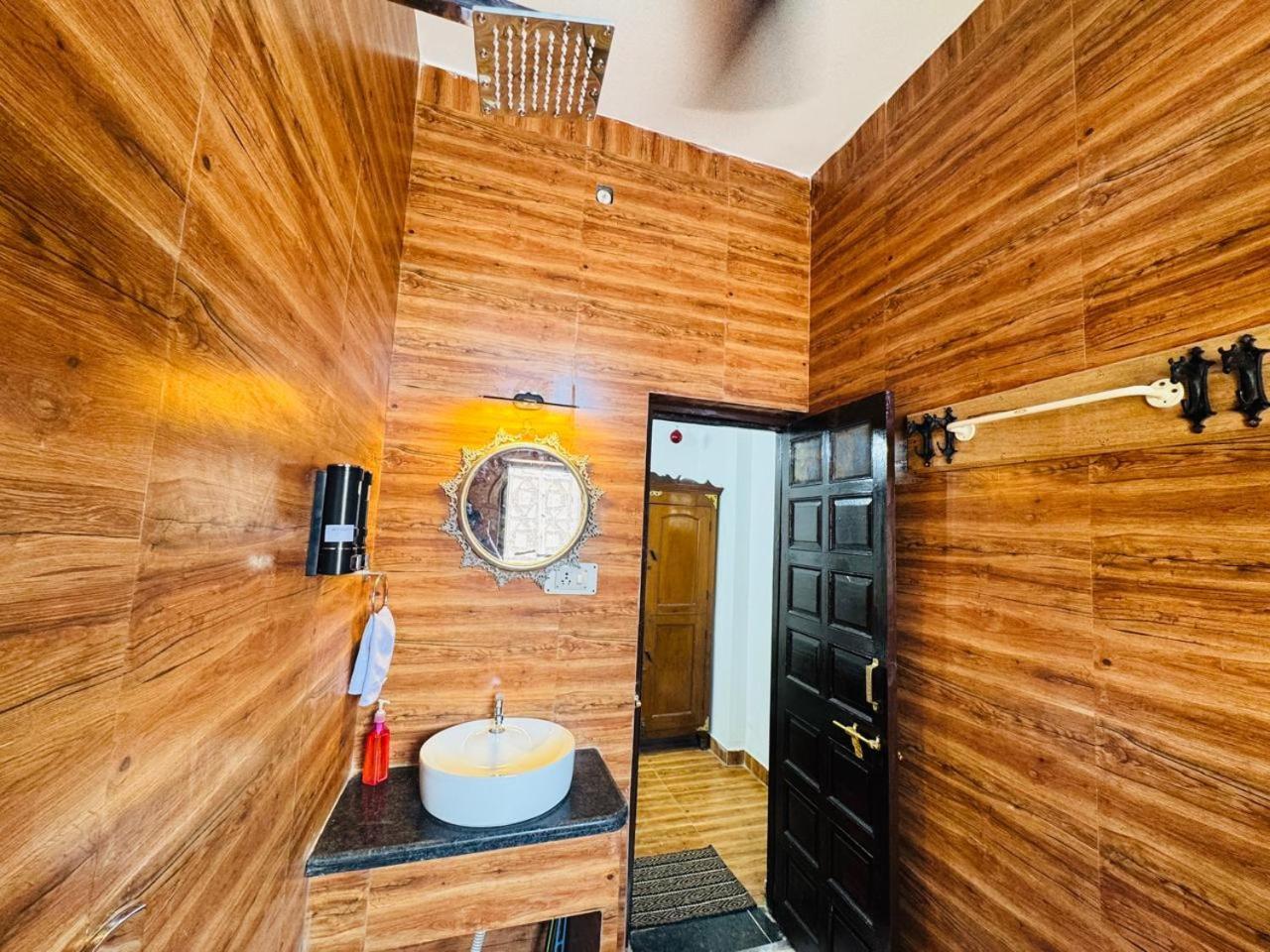 Lasani House Homestay