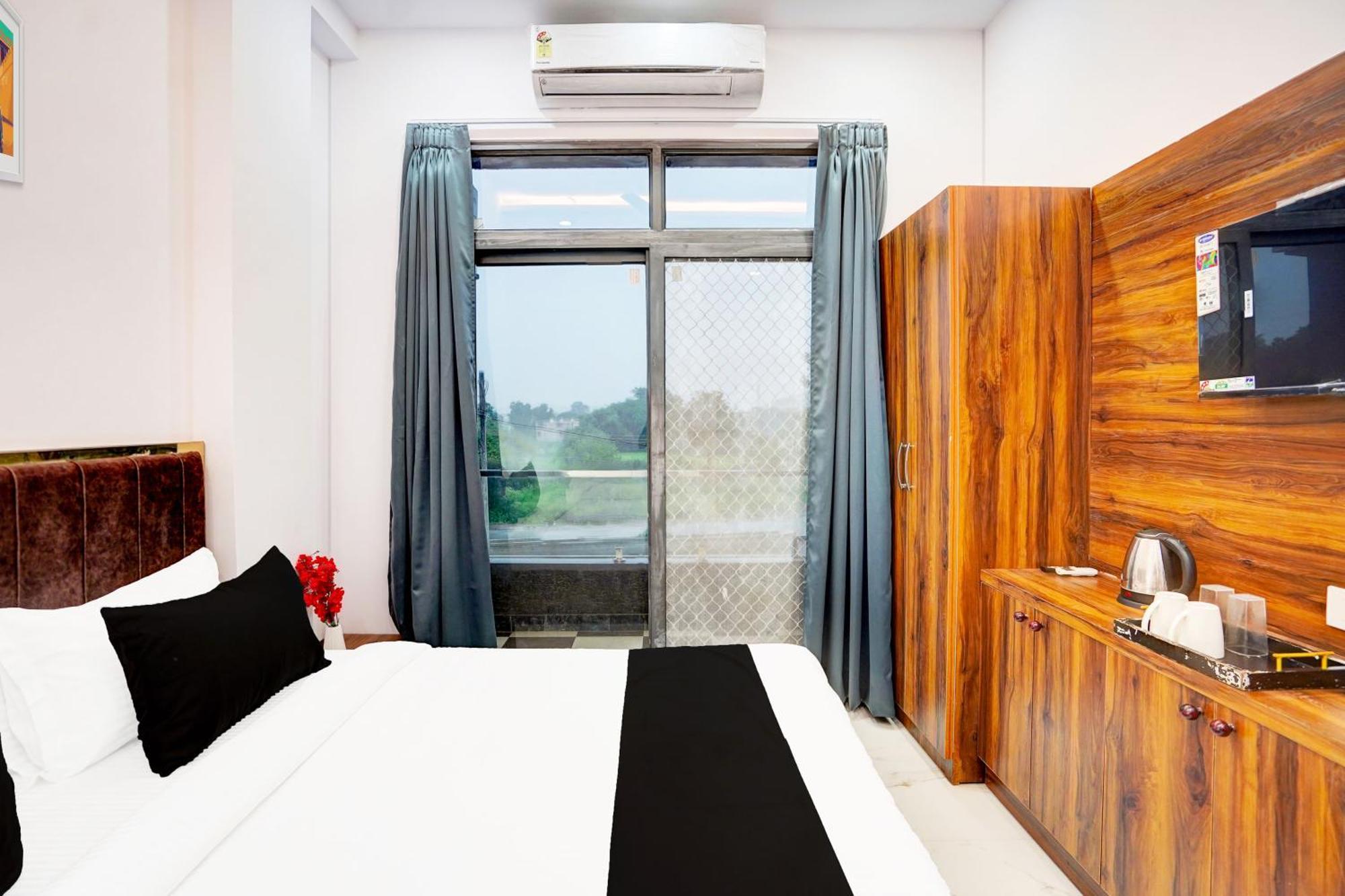 Hotel O Raj Gharana