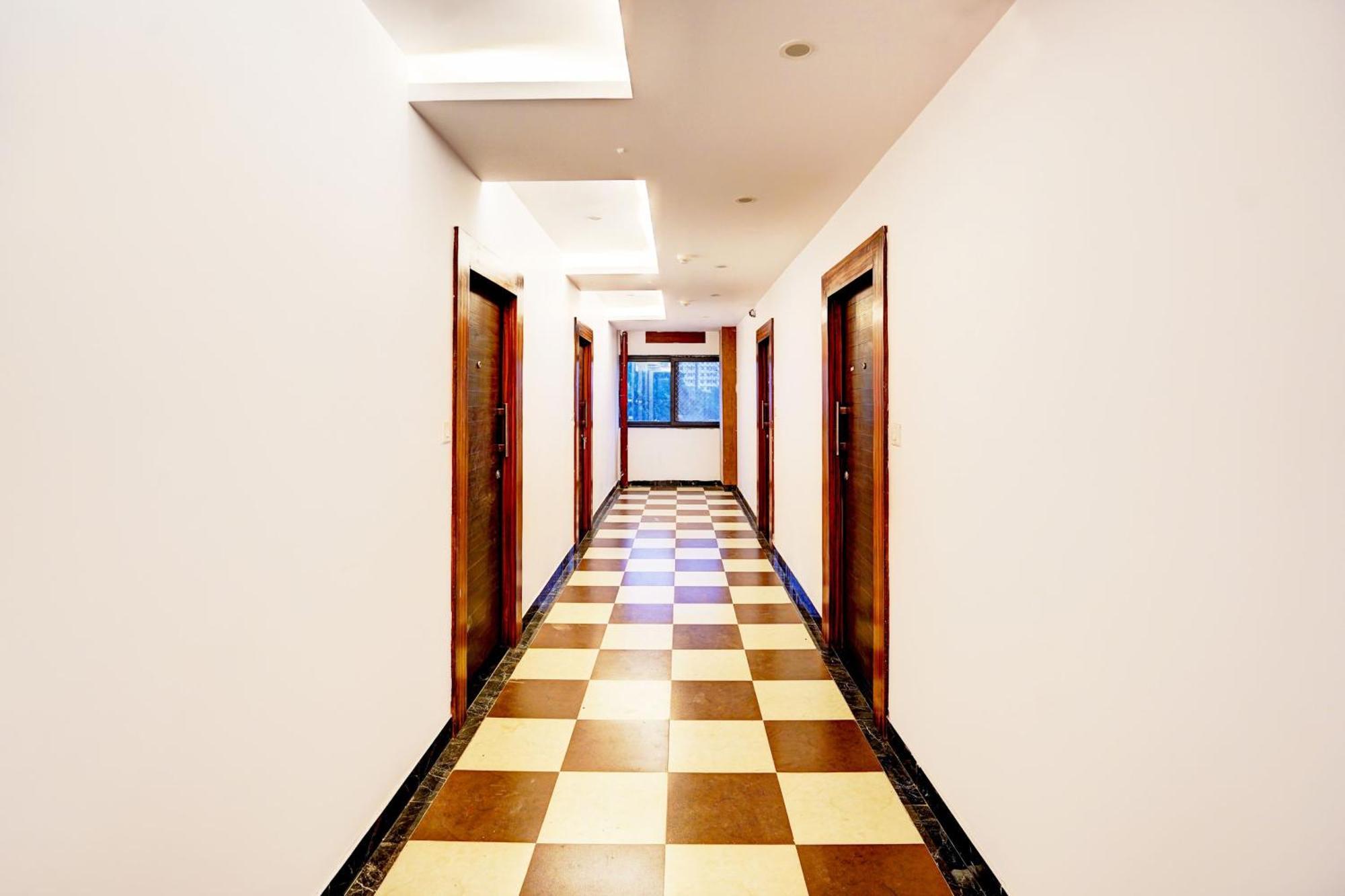 Hotel O Raj Gharana Udaipur