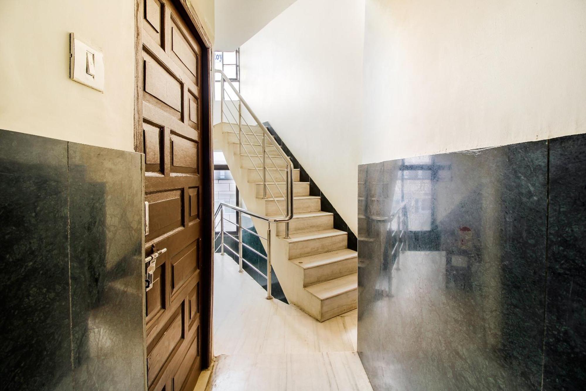 Hotel O Anupam 2*